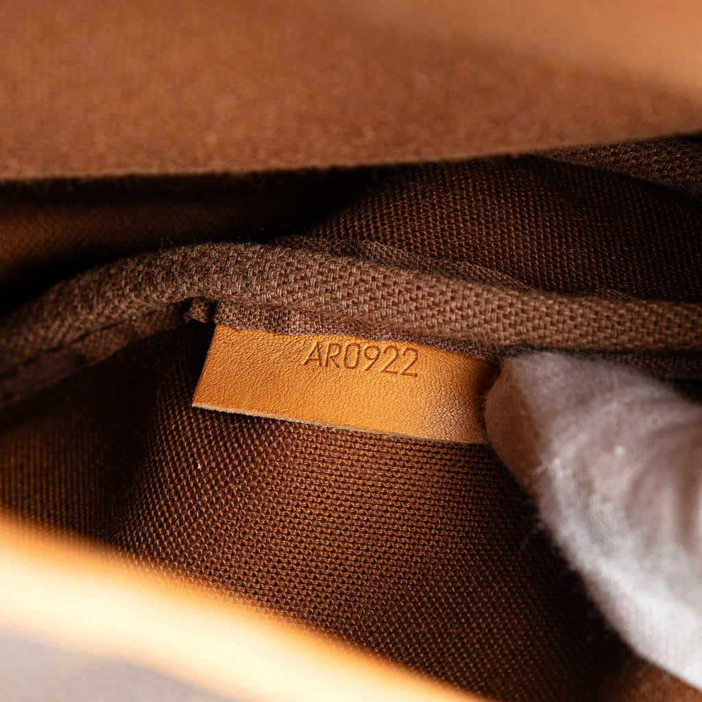 Louis Vuitton Monogram Saumur 30