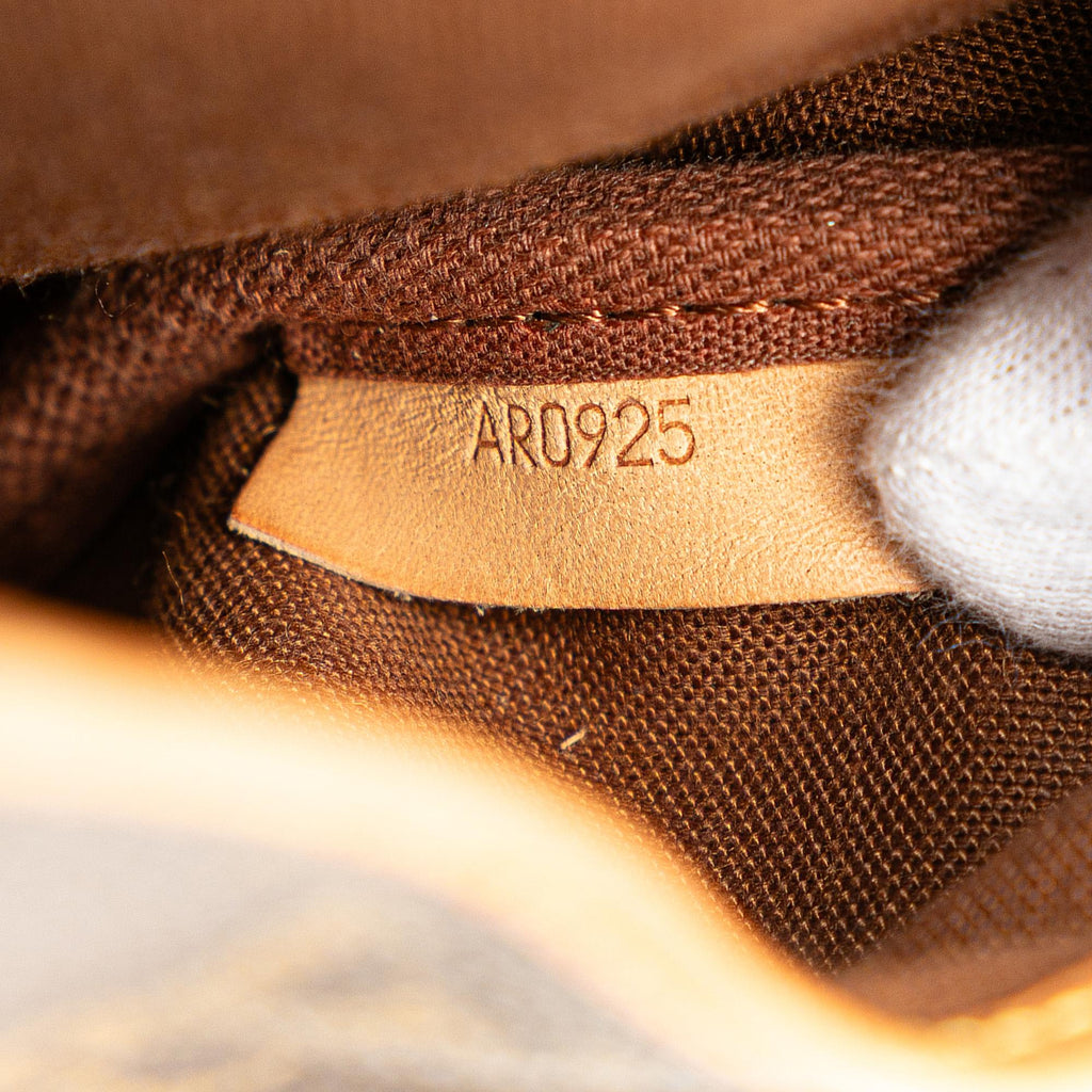 Louis Vuitton Monogram Saumur 30