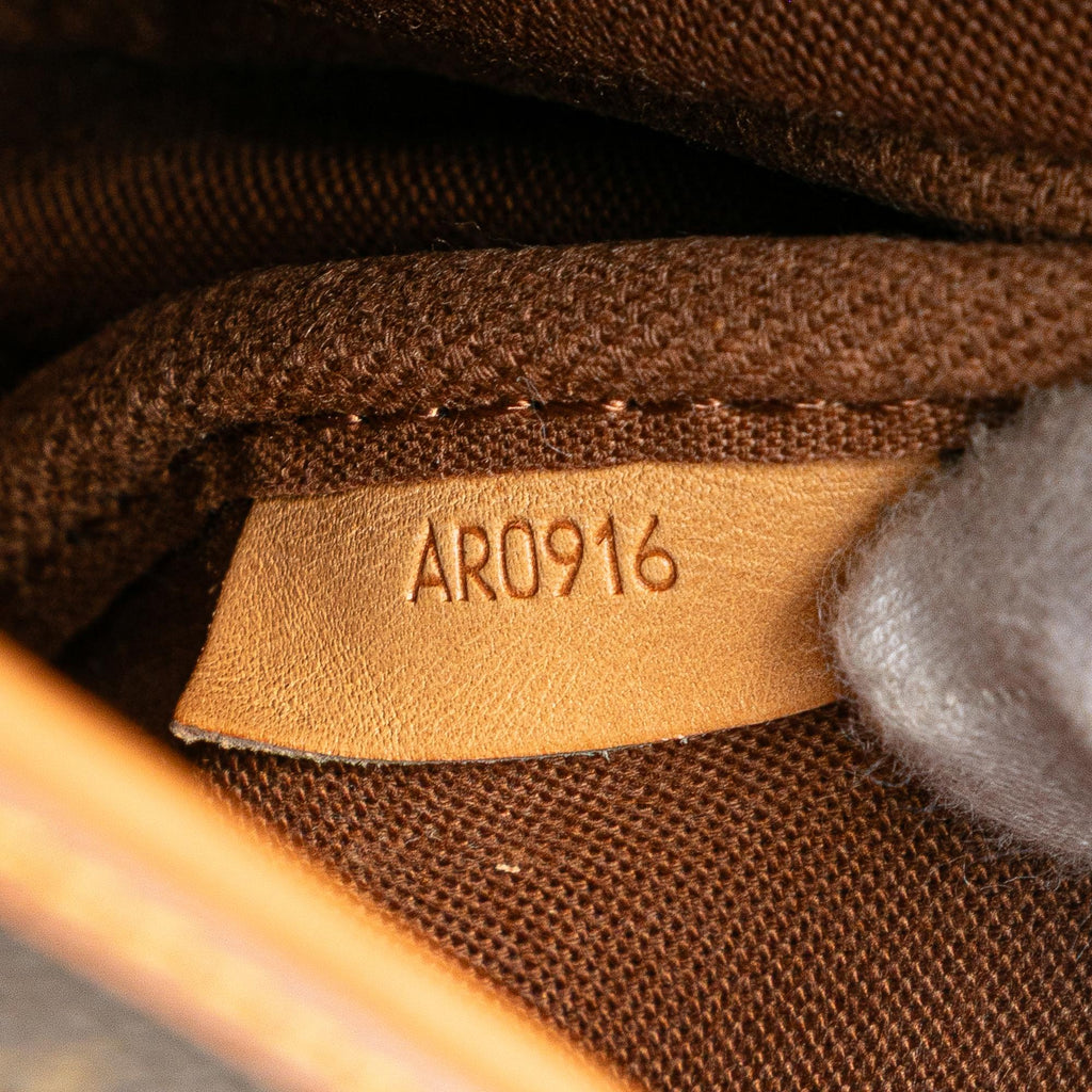 Louis Vuitton Monogram Saumur 30