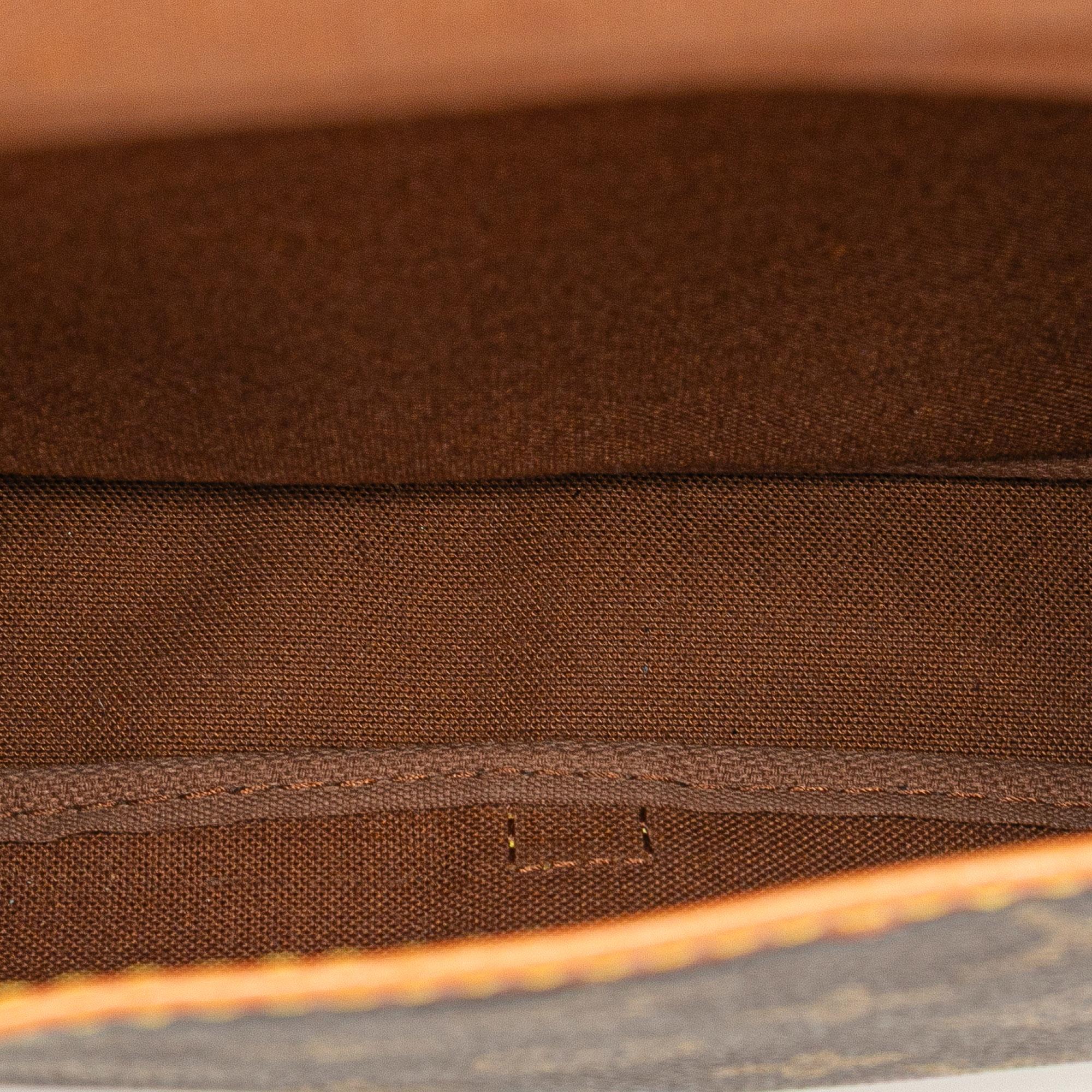 Louis Vuitton Monogram Saumur 30