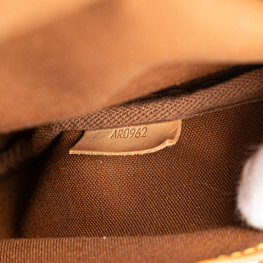 Louis Vuitton Monogram Saumur 30