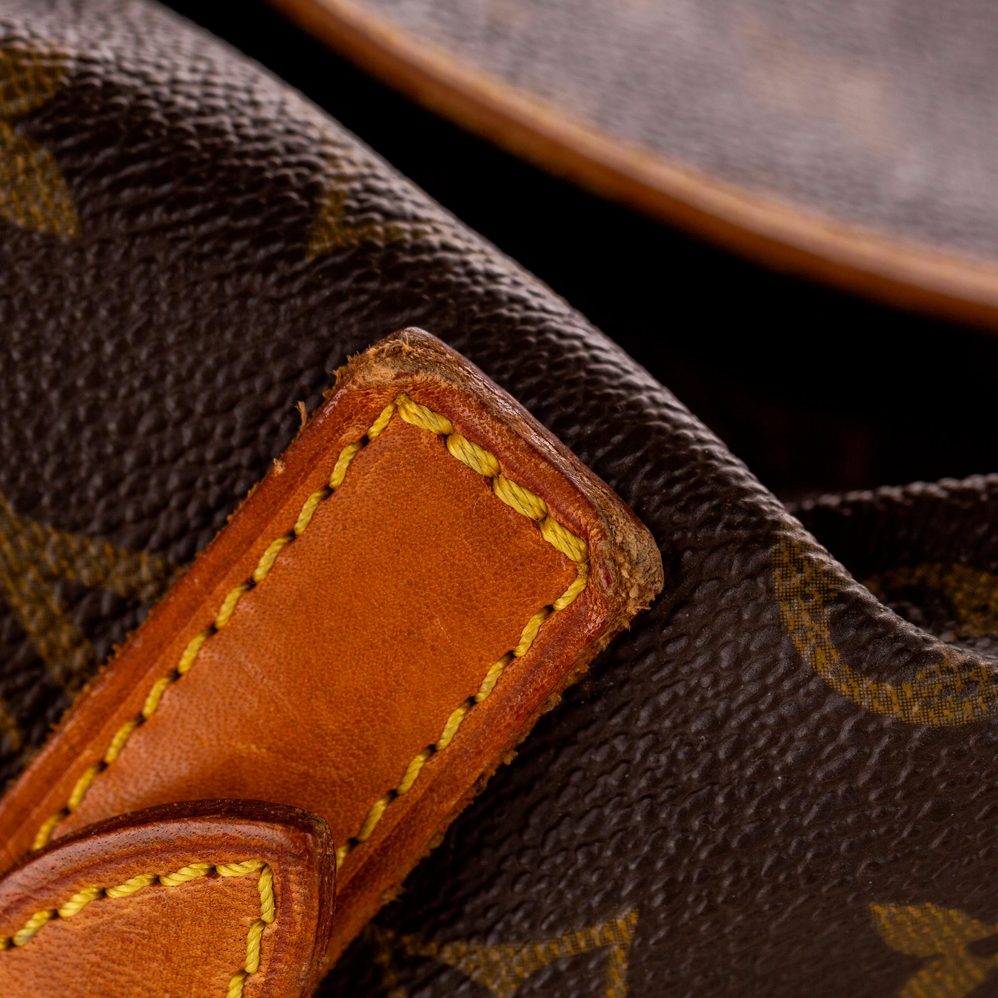 Louis Vuitton Monogram Saumur 35 (SHG-30609)