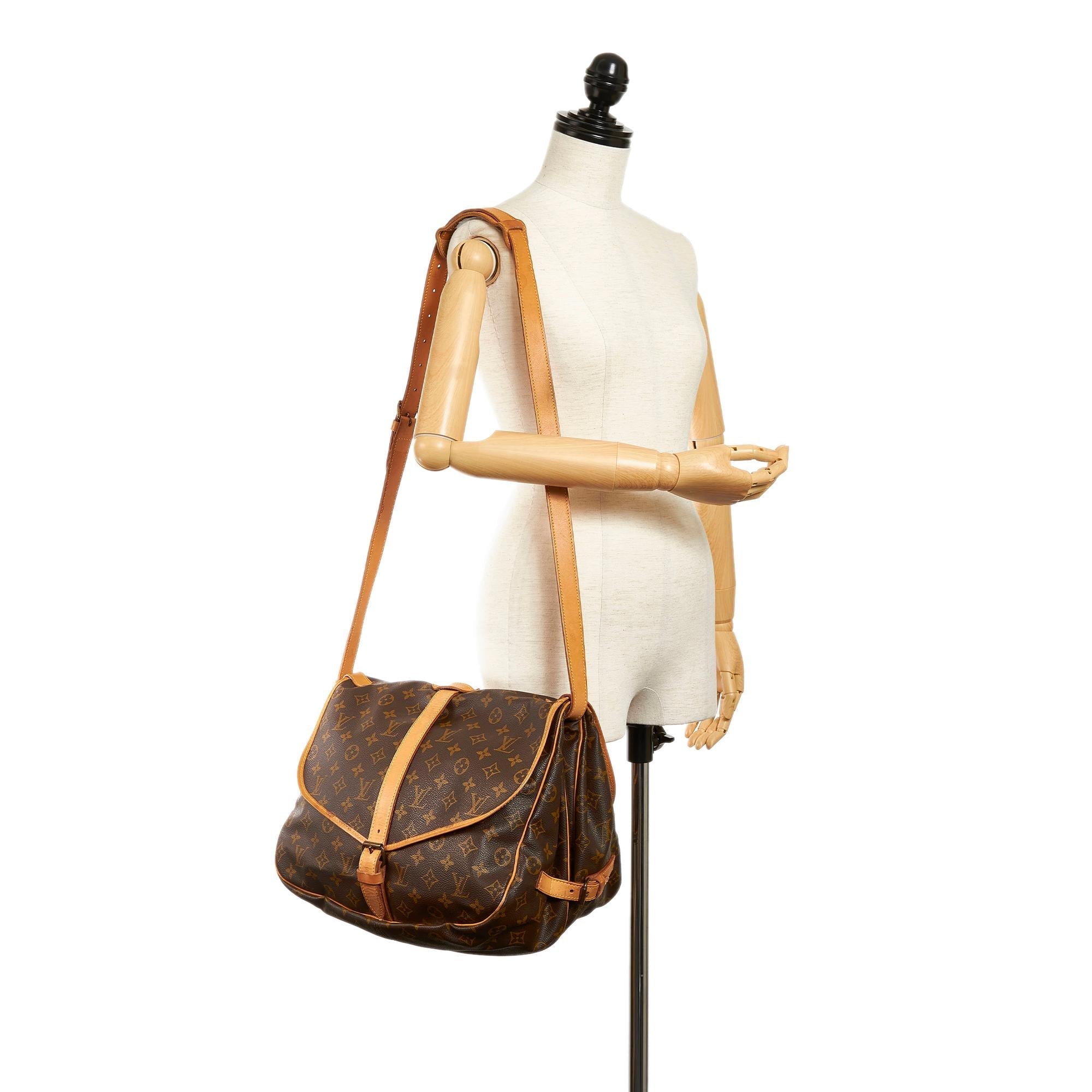 Louis Vuitton Monogram Saumur 35 (SHG-31101)