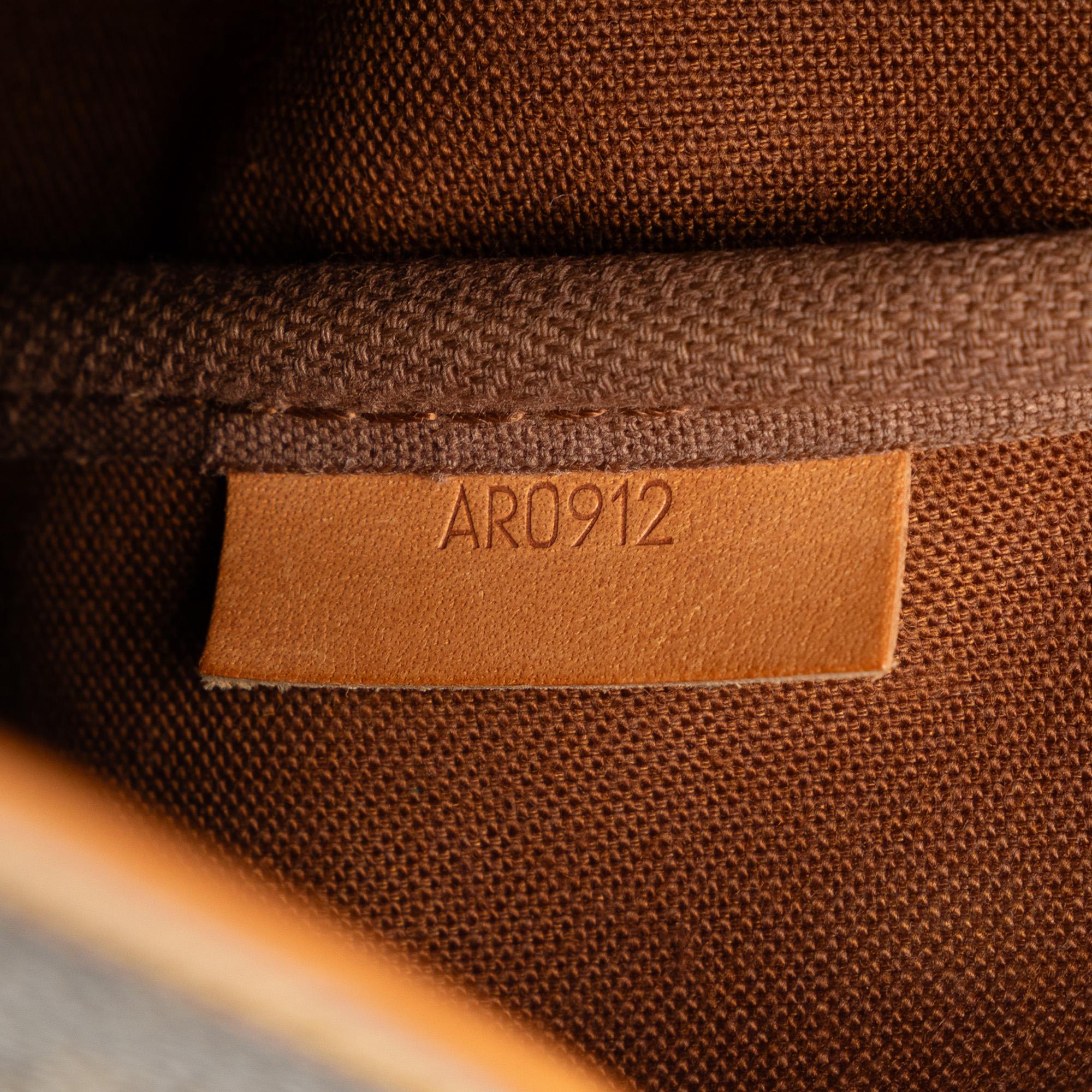 Louis Vuitton Monogram Saumur 35 (SHG-rUuXFD)