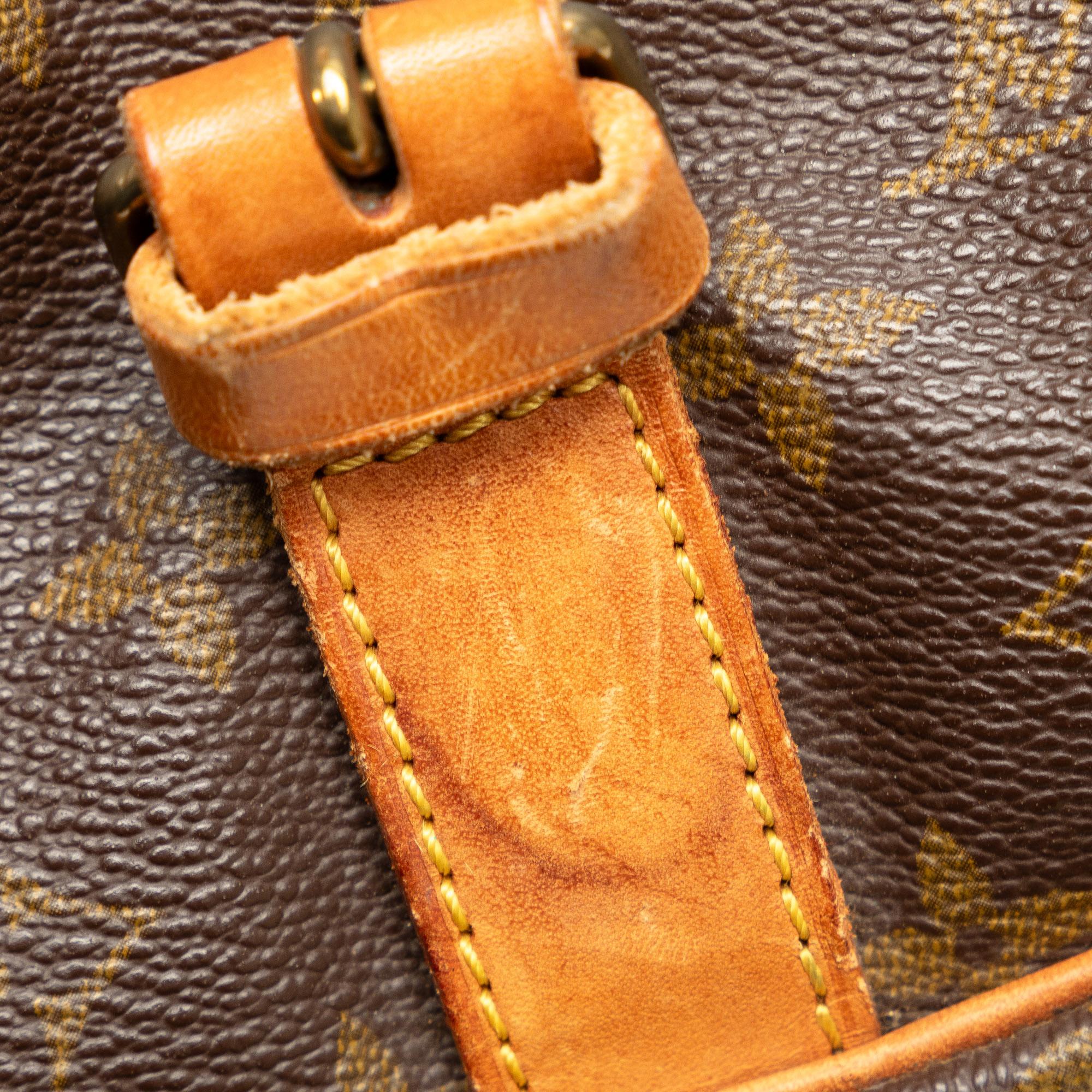 Louis Vuitton Monogram Saumur 35 (SHG-Z5tzZ8)
