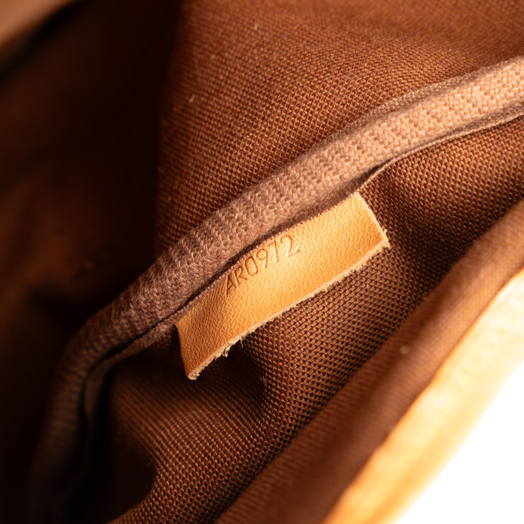 Louis Vuitton Monogram Saumur 35 (SHG-zyUtQf)