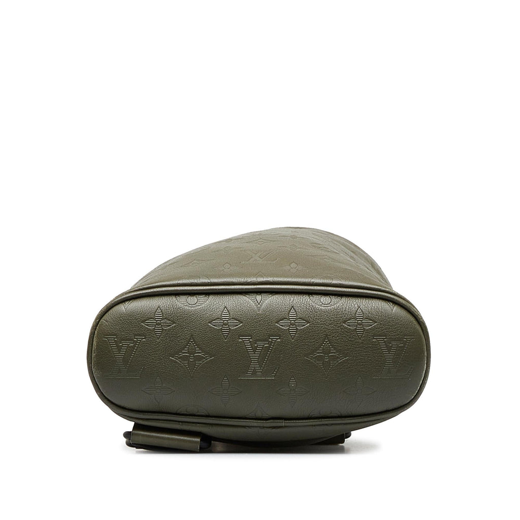 Louis Vuitton Monogram Shadow Chalk Sling Bag (SHG-nQrcdd)