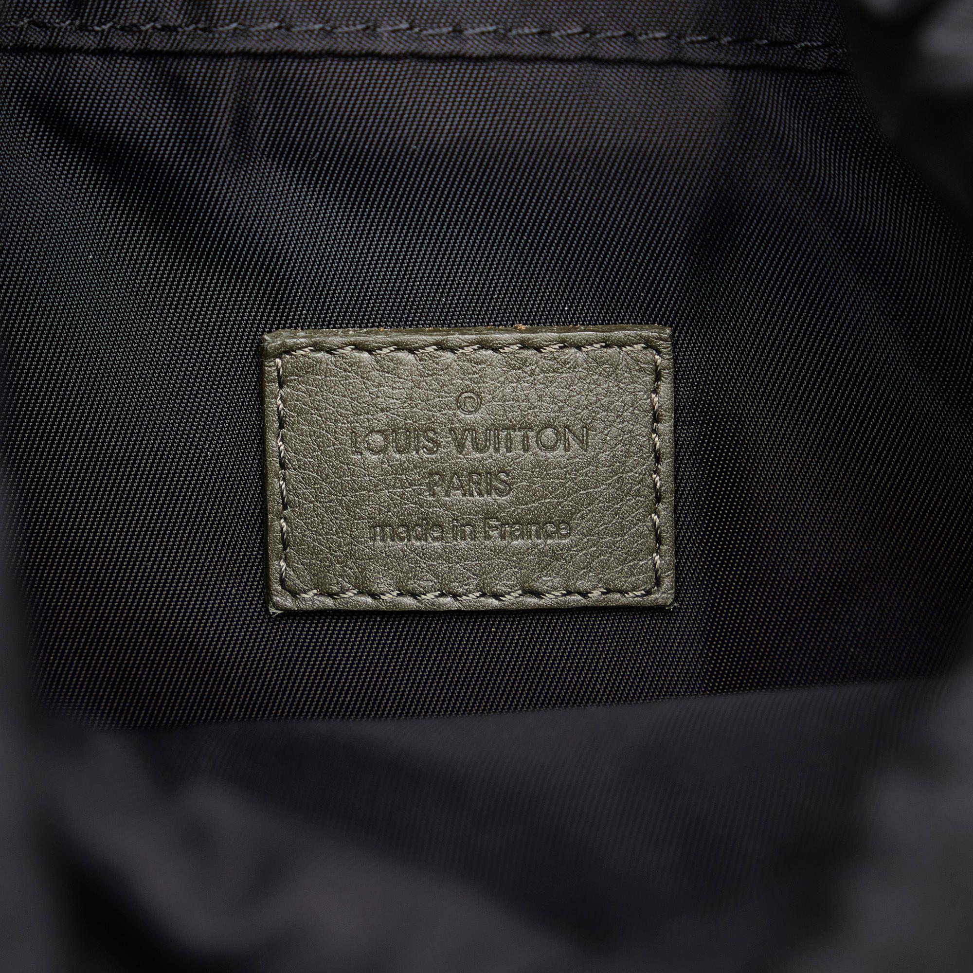Louis Vuitton Monogram Shadow Chalk Sling Bag (SHG-nQrcdd)