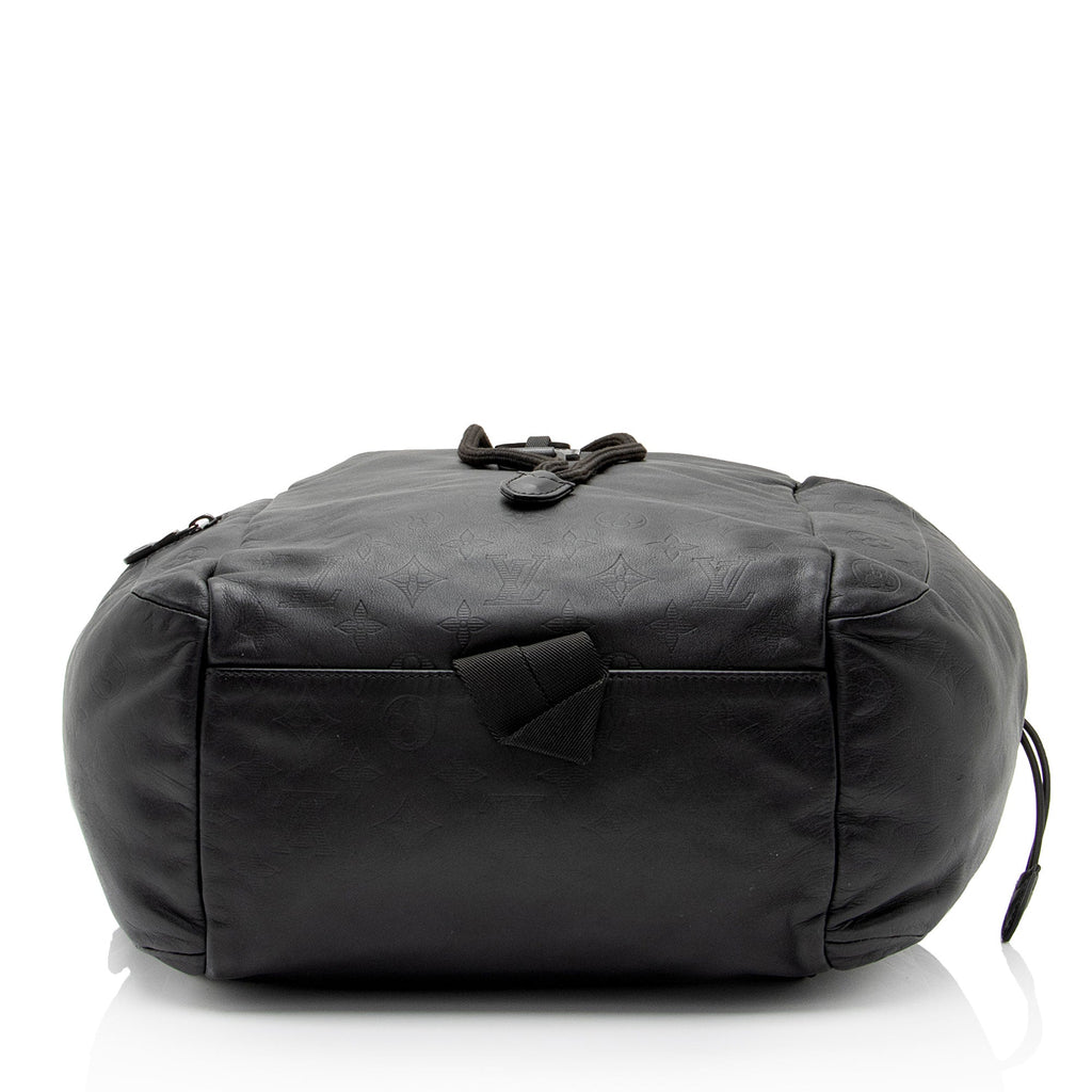 Louis Vuitton Monogram Shadow Discovery Backpack (SHF-f64Uph)