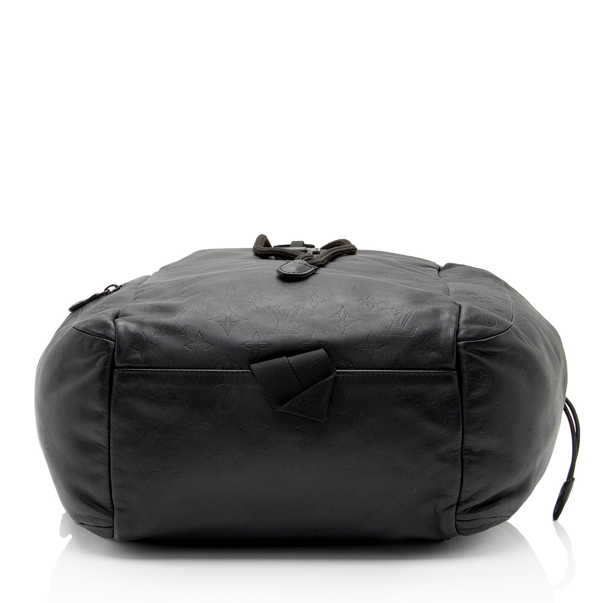 Louis Vuitton Monogram Shadow Discovery Backpack (SHF-f64Uph)