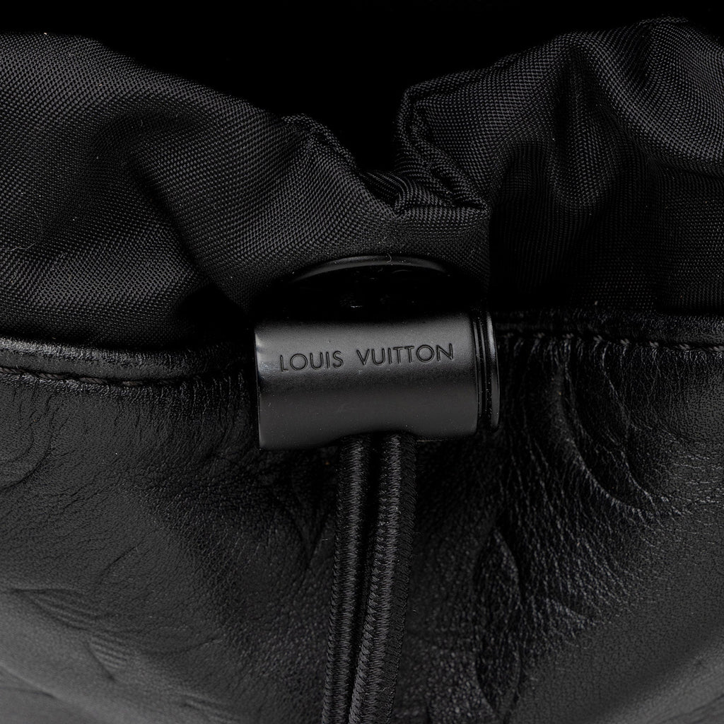Louis Vuitton Monogram Shadow Discovery Backpack (SHF-f64Uph)