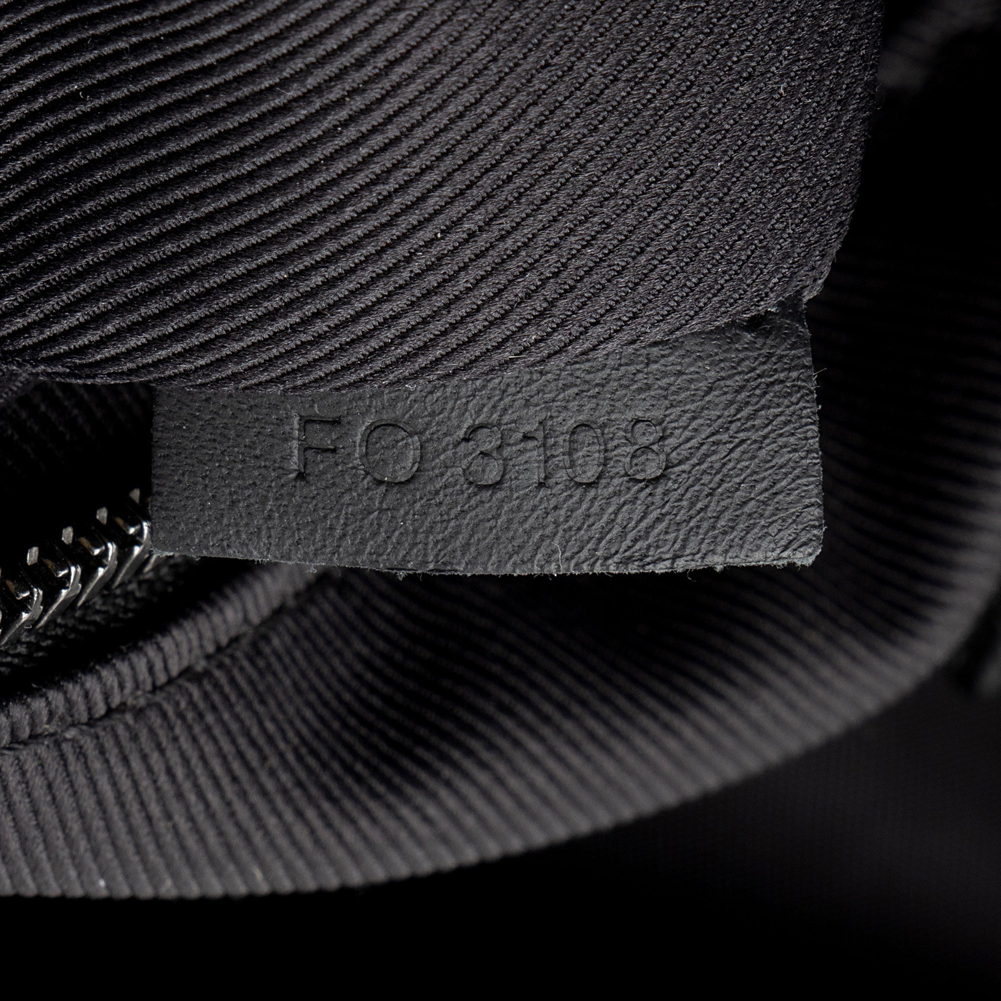 Louis Vuitton Monogram Shadow Discovery Backpack (SHF-f64Uph)