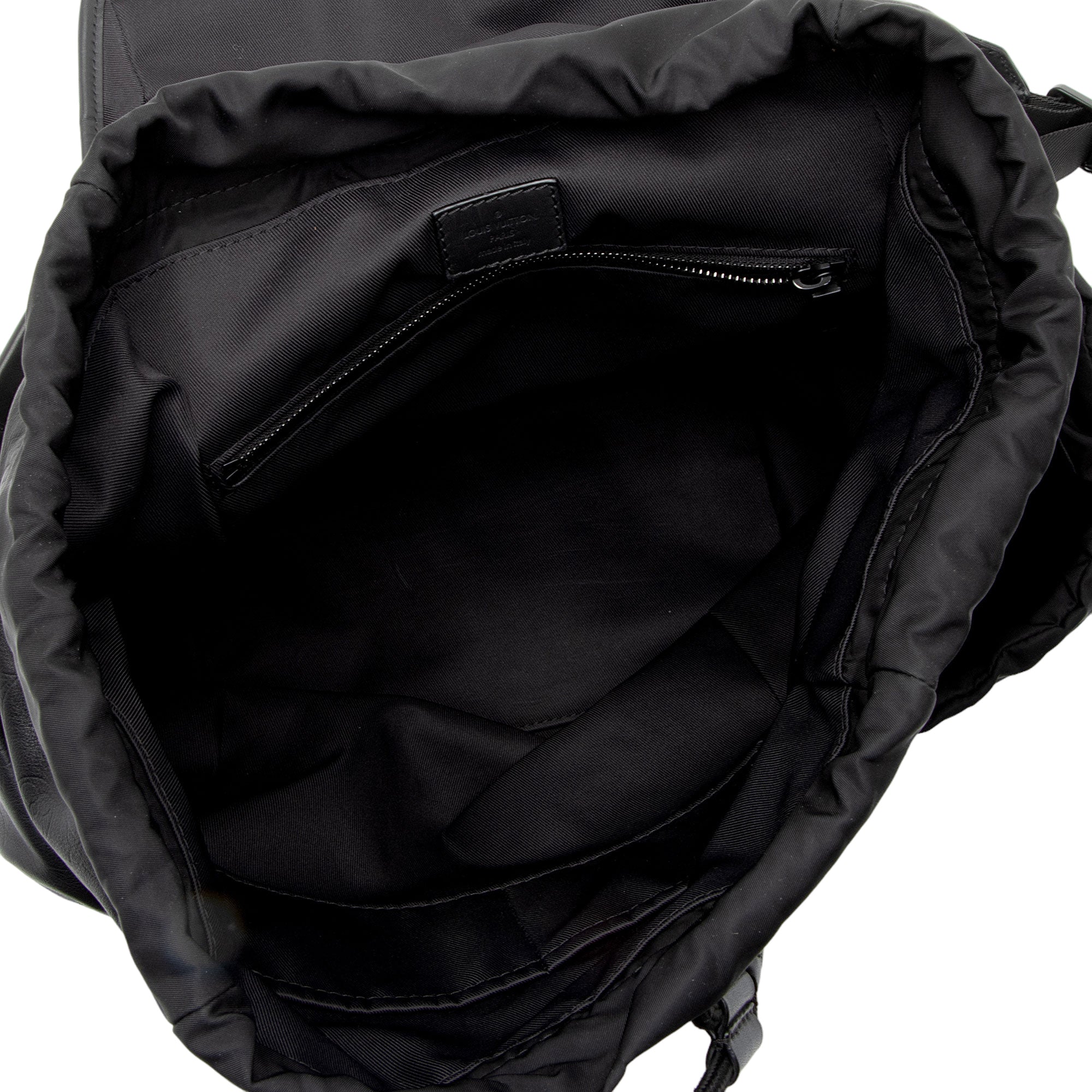 Louis Vuitton Monogram Shadow Discovery Backpack (SHF-f64Uph)