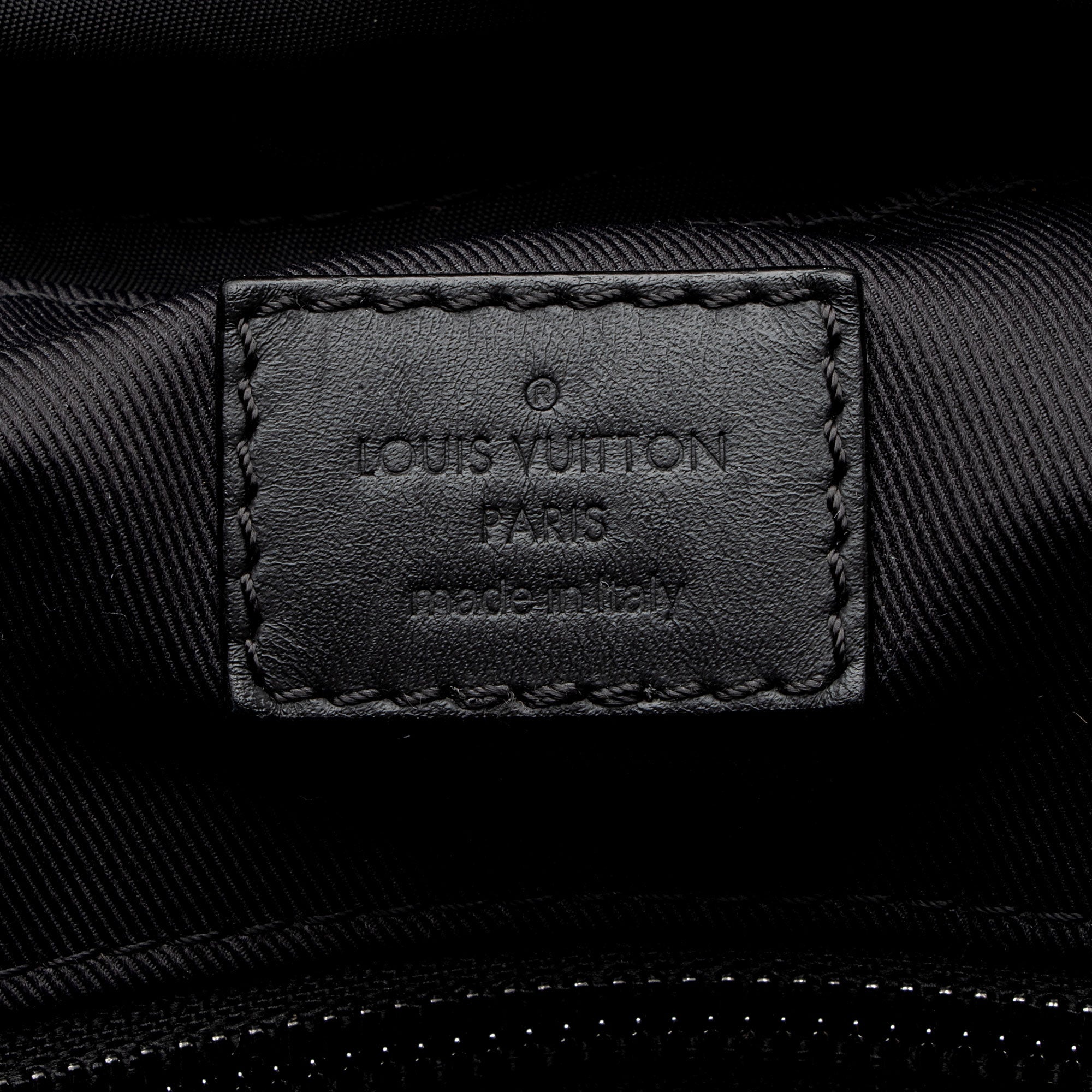 Louis Vuitton Monogram Shadow Discovery Backpack (SHF-f64Uph)