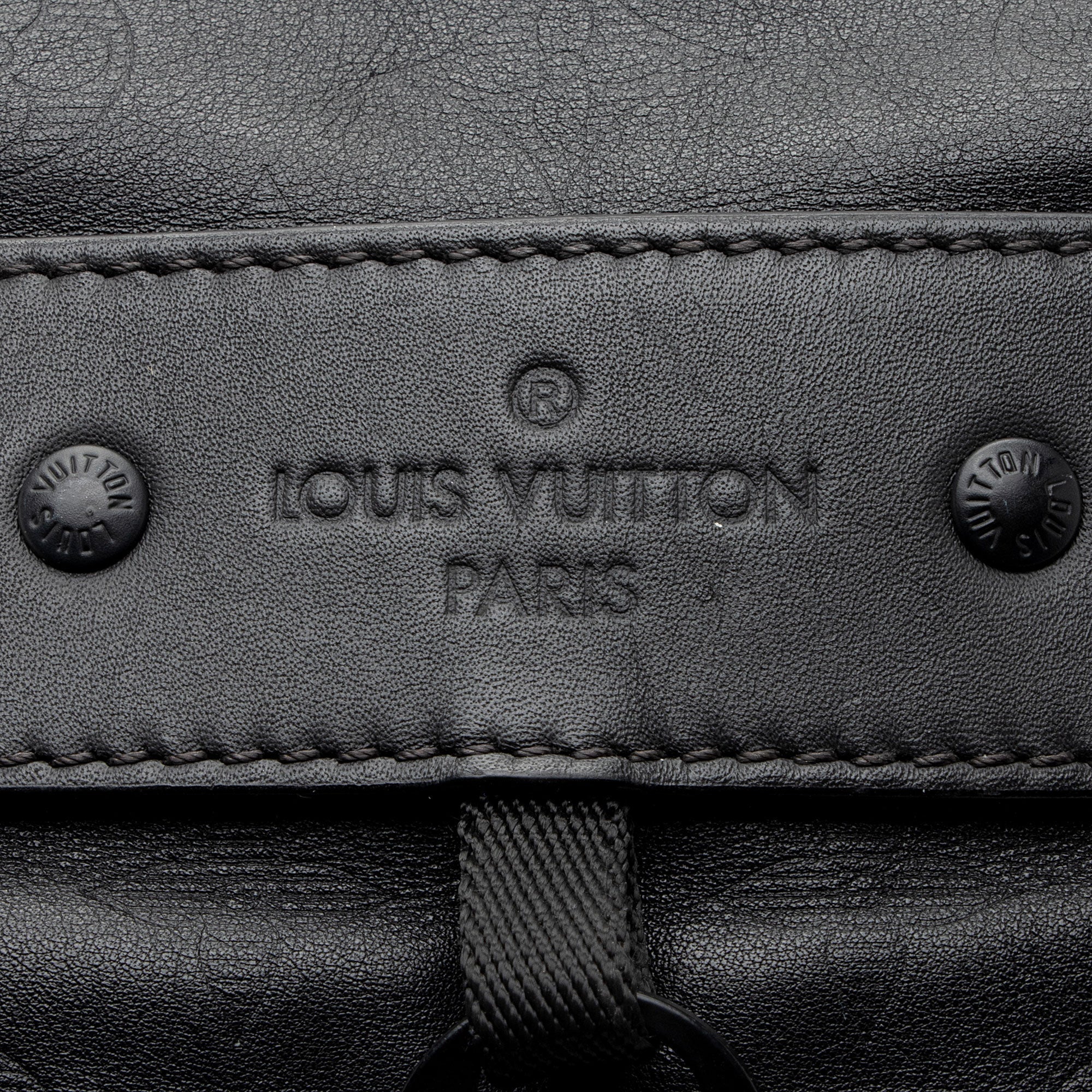 Louis Vuitton Monogram Shadow Discovery Backpack (SHF-f64Uph)