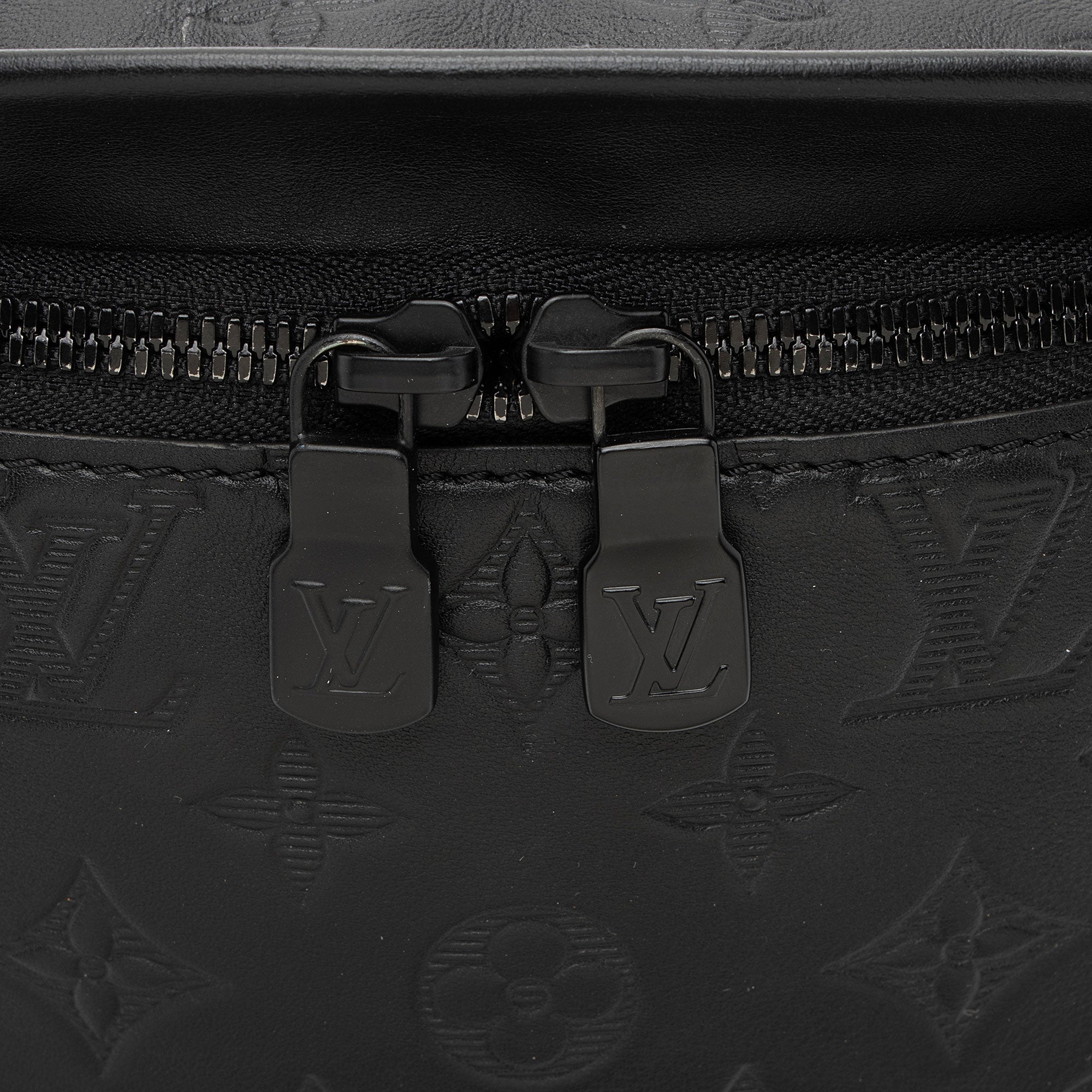Louis Vuitton Monogram Shadow Discovery Bumbag