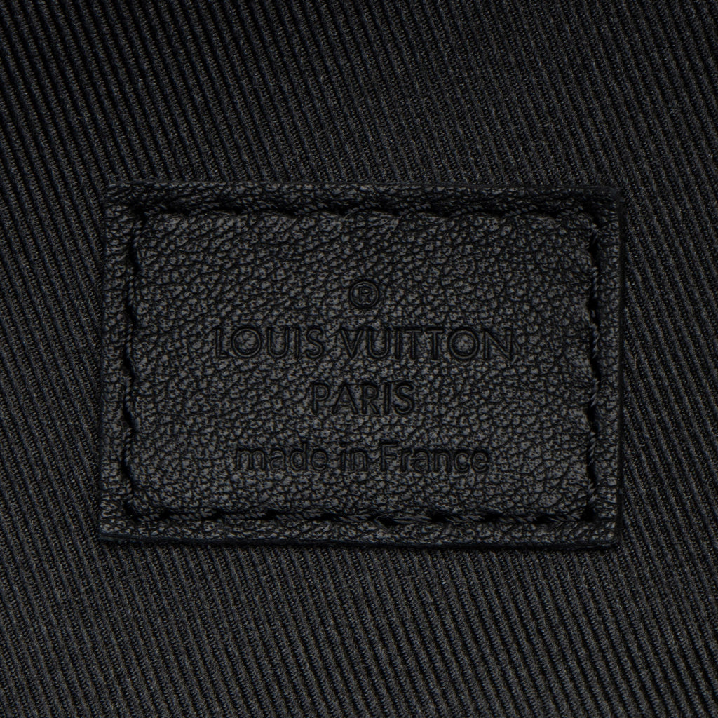 Louis Vuitton Monogram Shadow Discovery PM Backpack (SHF-mUZI8A)