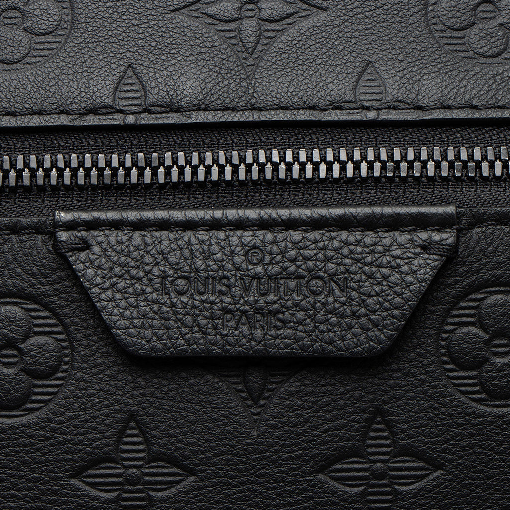 Louis Vuitton Monogram Shadow Discovery PM Backpack (SHF-mUZI8A)
