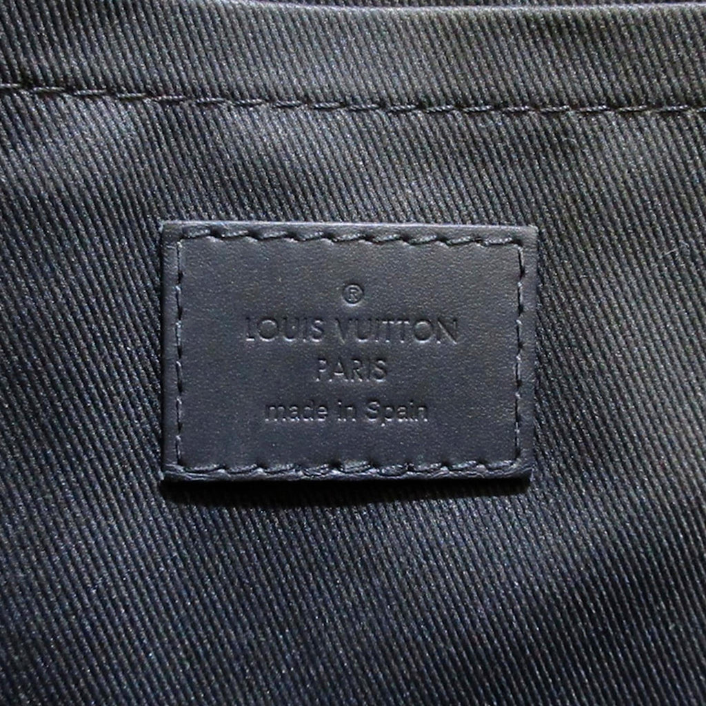 Louis Vuitton Monogram Shadow Discovery Pochette (SHG-34311)