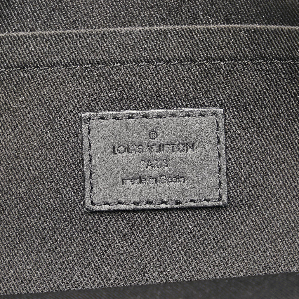 Louis Vuitton Monogram Shadow Discovery Pochette (SHG-PIL5TQ)
