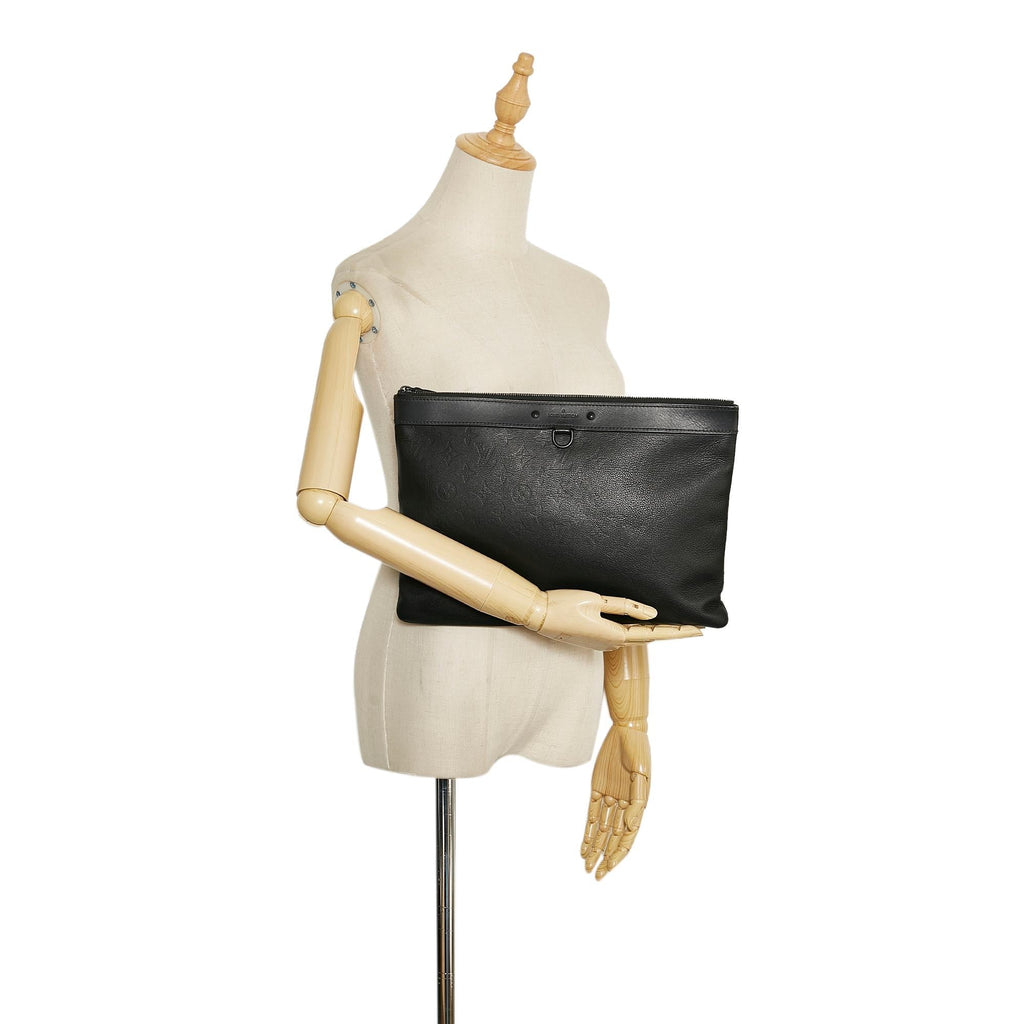 Louis Vuitton Monogram Shadow Discovery Pochette (SHG-PIL5TQ)