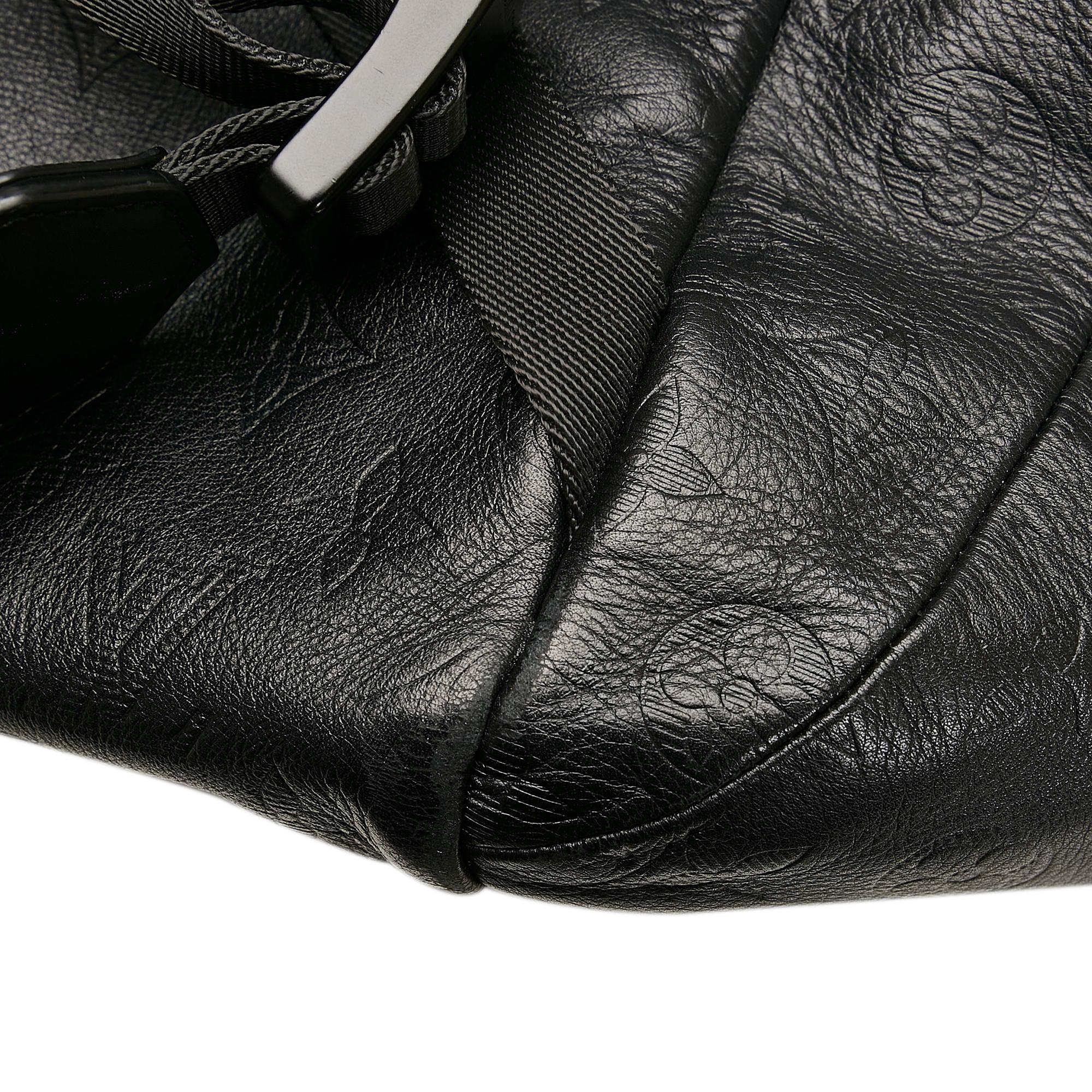 Louis Vuitton Monogram Shadow Discovery (SHG-P9Uz0c)