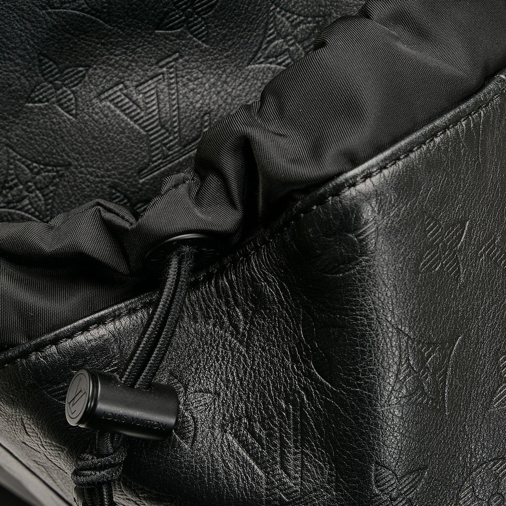 Louis Vuitton Monogram Shadow Discovery (SHG-P9Uz0c)