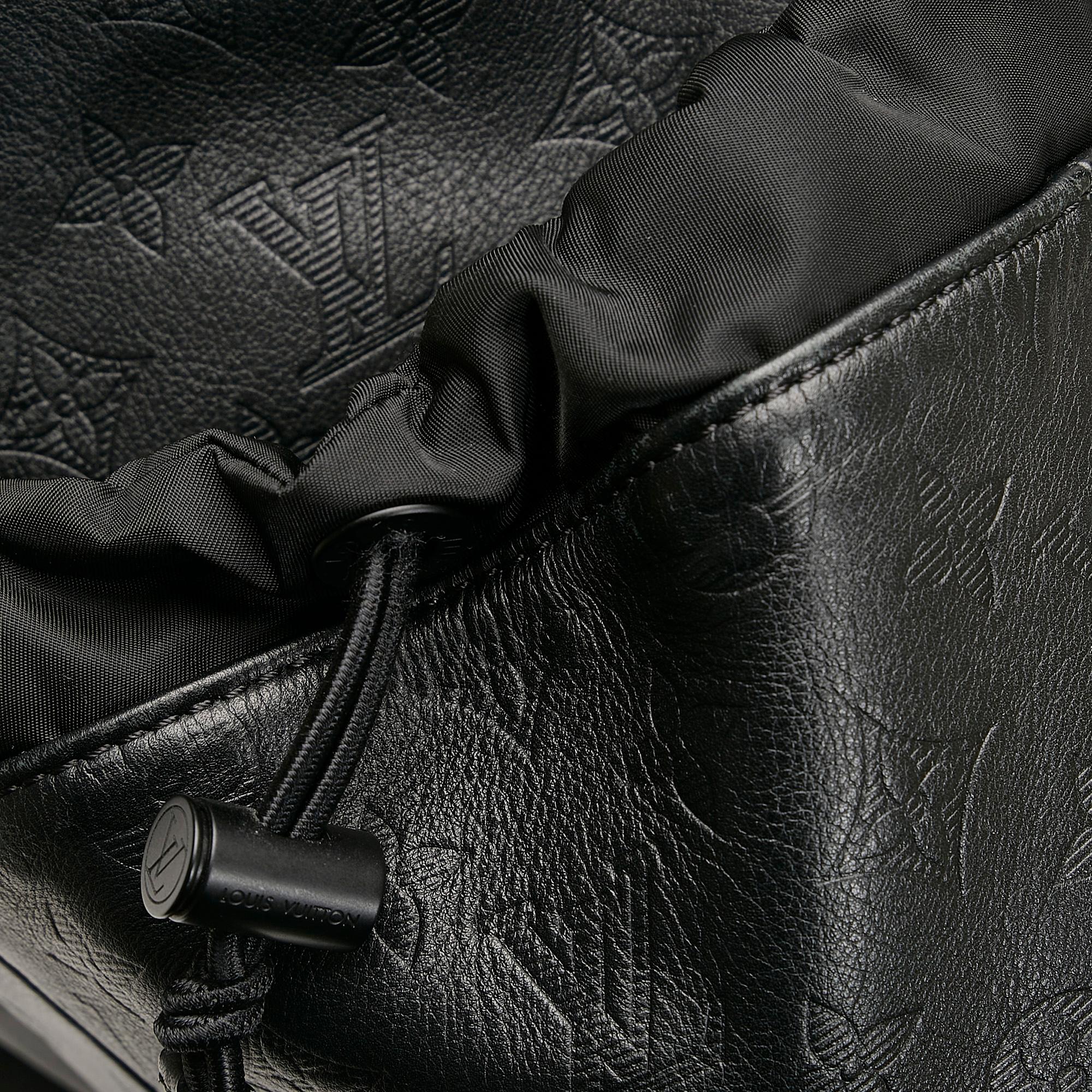 Louis Vuitton Monogram Shadow Discovery (SHG-P9Uz0c)