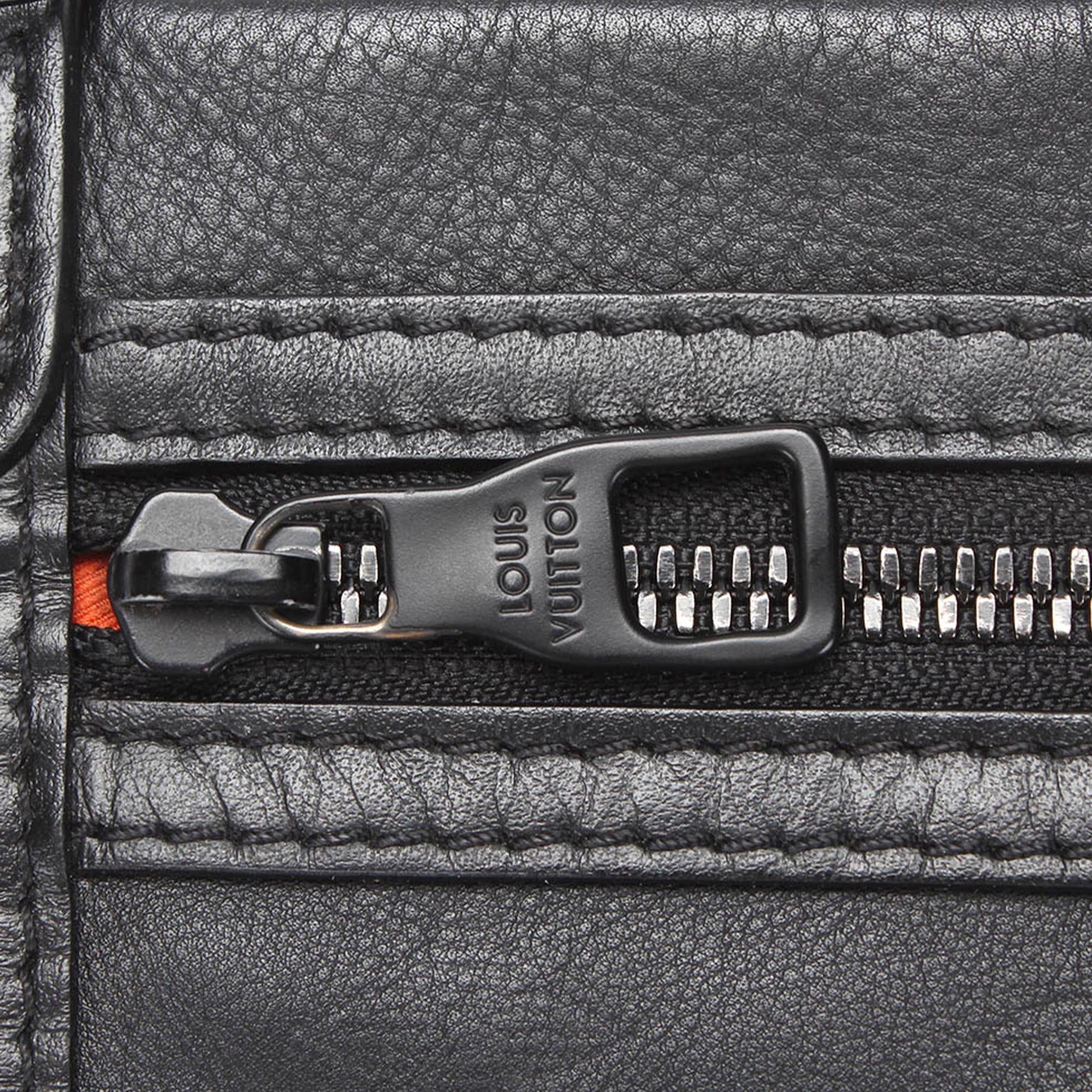 Louis Vuitton Monogram Shadow Double Flat Messenger (SHG-z0id5e)