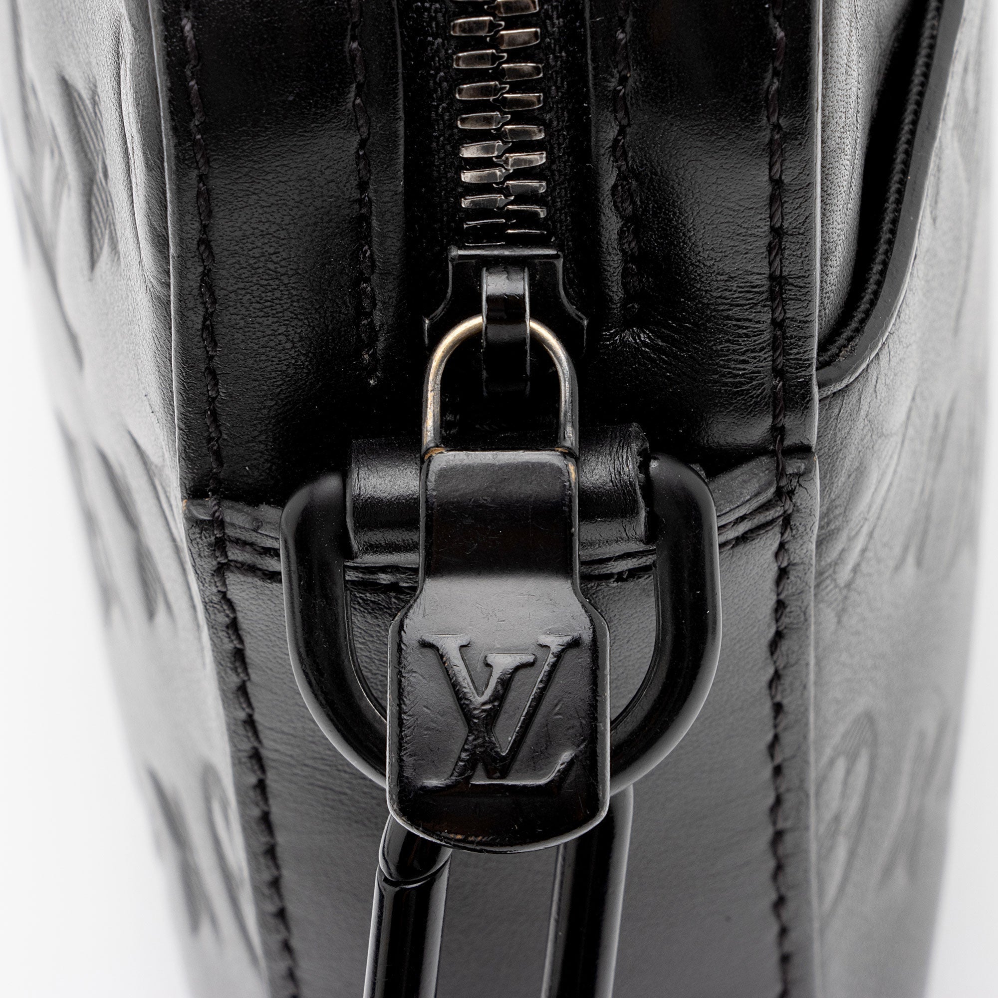 Louis Vuitton Monogram Shadow Duo Messenger Bag (SHF-TqrVc2)