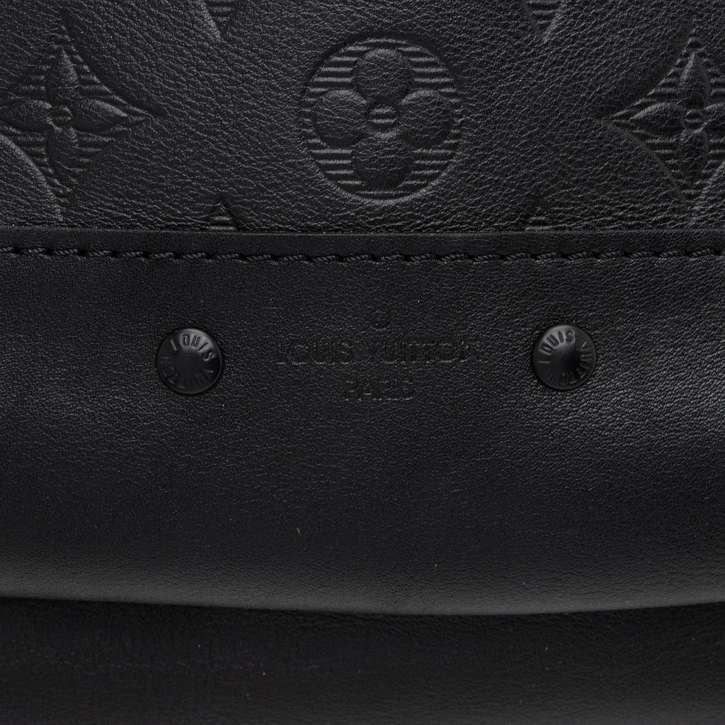 Louis Vuitton Monogram Shadow Racer Sling Bag (SHF-jfYZX4)