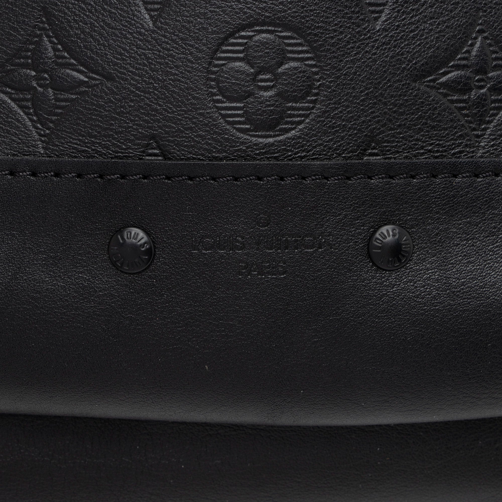 Louis Vuitton Monogram Shadow Racer Sling Bag (SHF-jfYZX4)