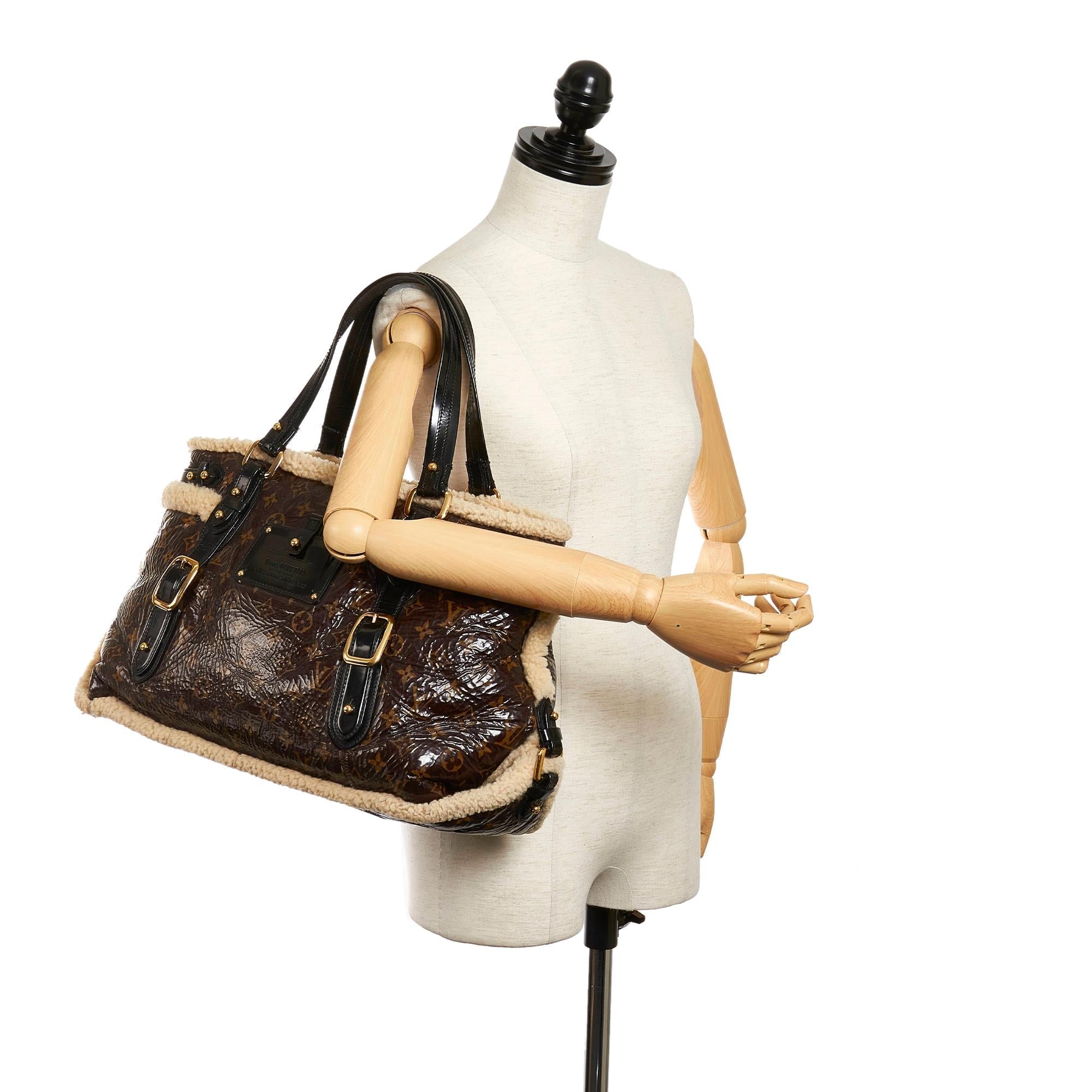 Louis Vuitton Monogram Shearling Thunder (SHG-29408)