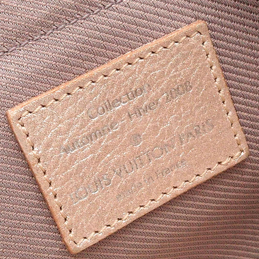 Louis Vuitton Monogram Shimmer Comete Bag (SHG-VkvYCB)