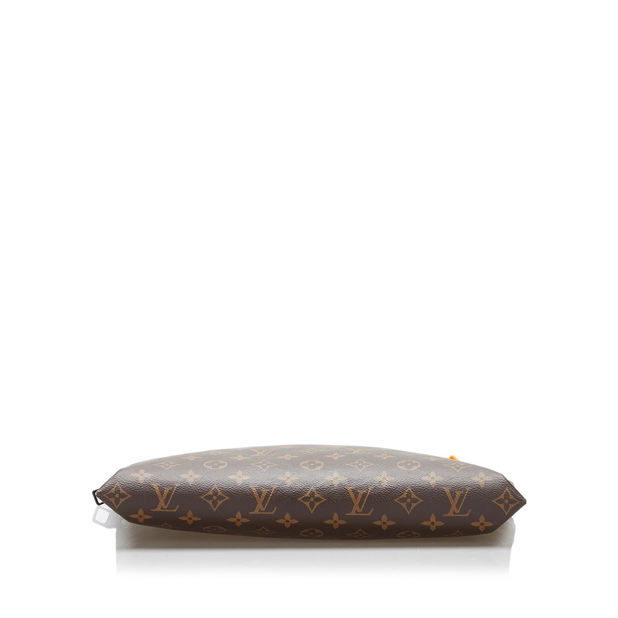Louis Vuitton Monogram Solar Ray A4 Pochette (SHG-EXv5ni)