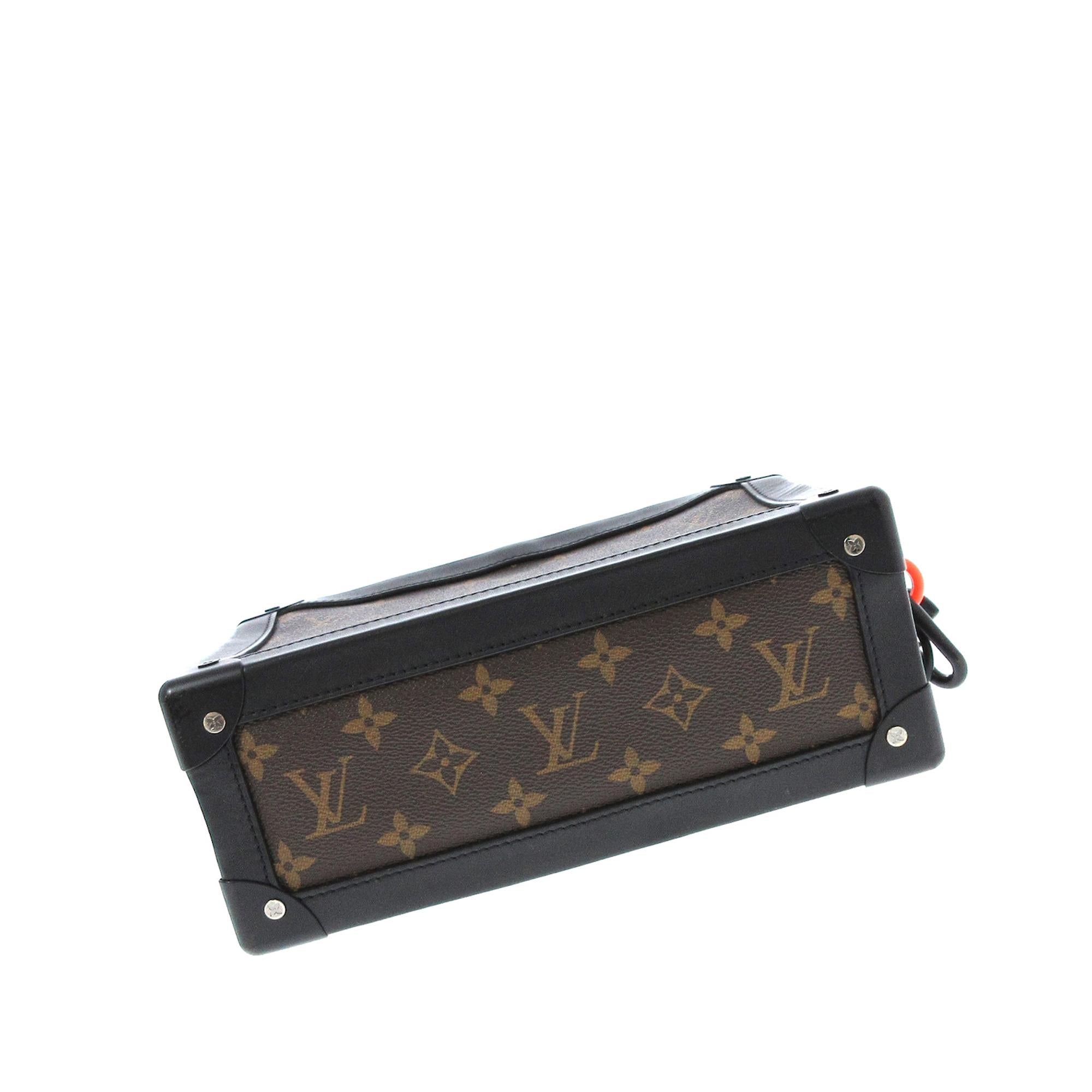 Louis Vuitton Monogram Solar Ray Soft Trunk (SHG-SzJGQv)