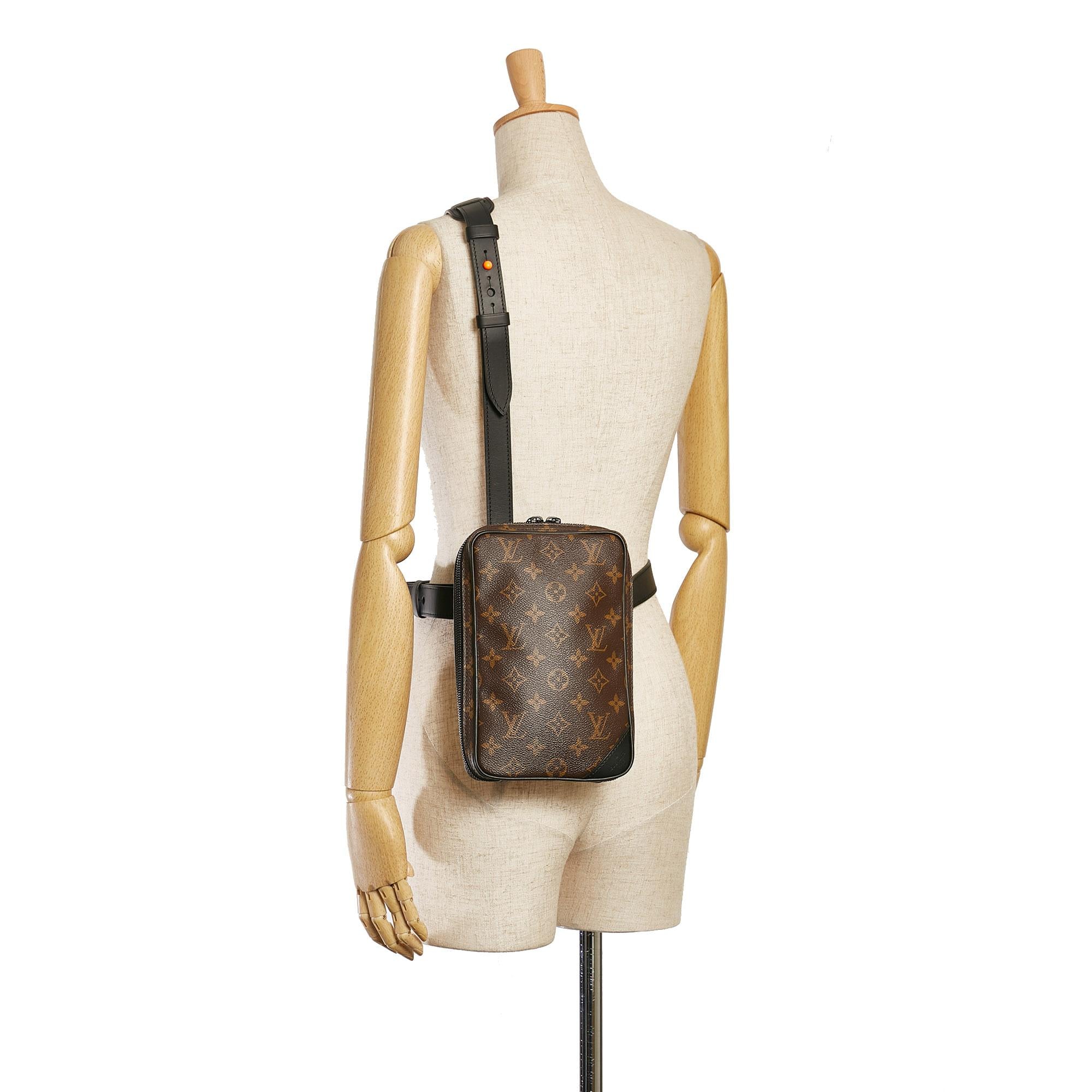 Louis Vuitton Monogram Solar Ray Utility Side Bag (SHG-37822)