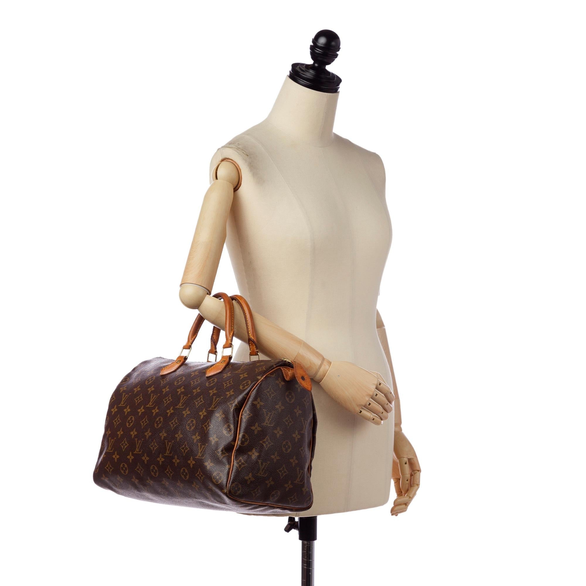 Louis Vuitton Monogram Speedy 35 (SHG-dg3AK8)