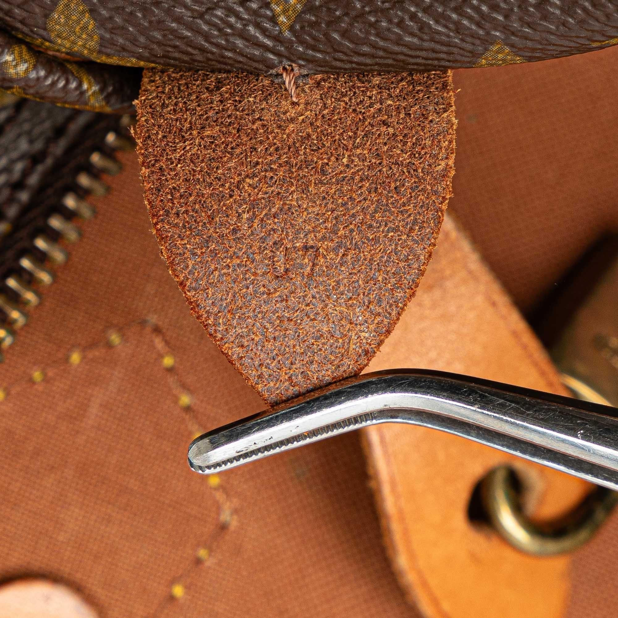 Louis Vuitton Monogram Speedy 40 (SHG-2m70pu)