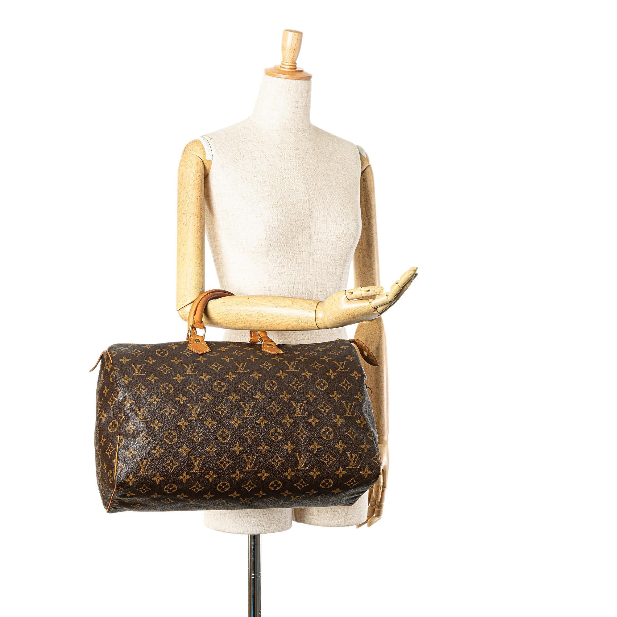 Louis Vuitton Monogram Speedy 40 (SHG-qTBJTL)