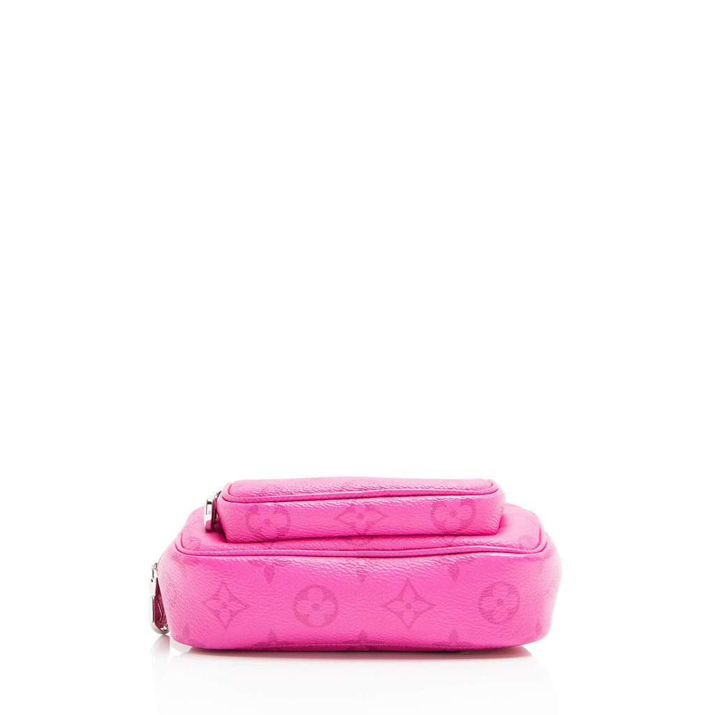 Louis Vuitton Monogram Taiga Leather Outdoor Pouch