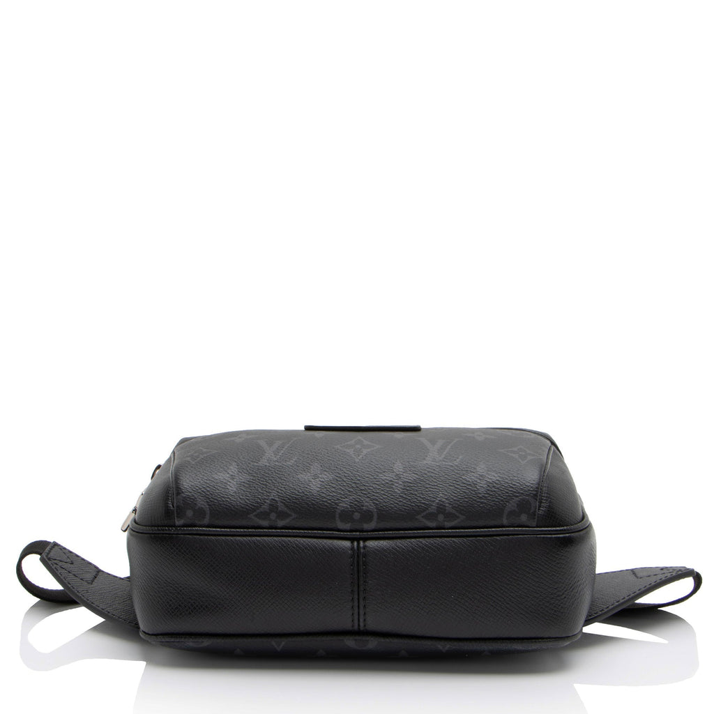 Louis Vuitton Monogram Taiga Outdoor Belt Bag (SHF-lAkpKy)
