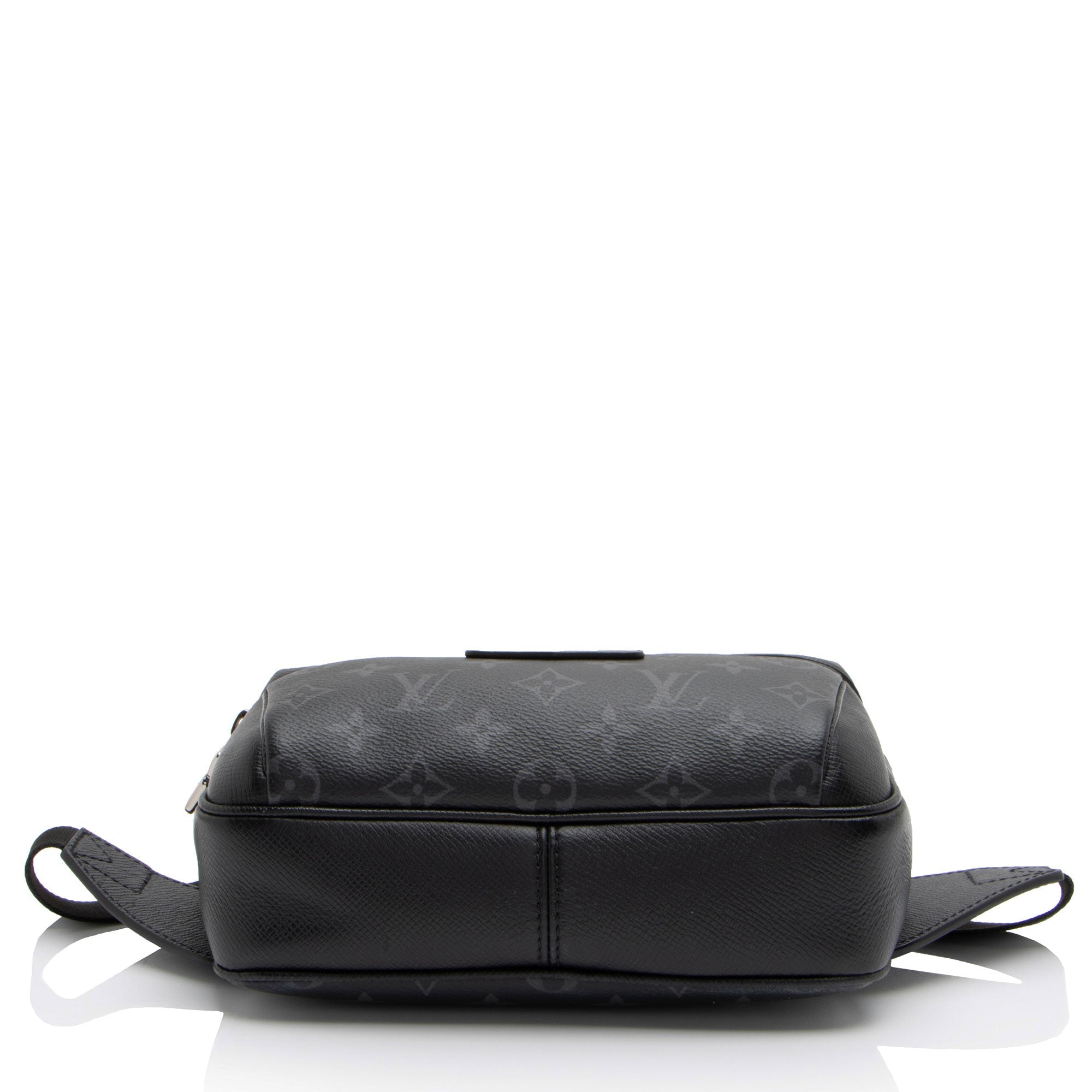 Louis Vuitton Monogram Taiga Outdoor Belt Bag (SHF-lAkpKy)