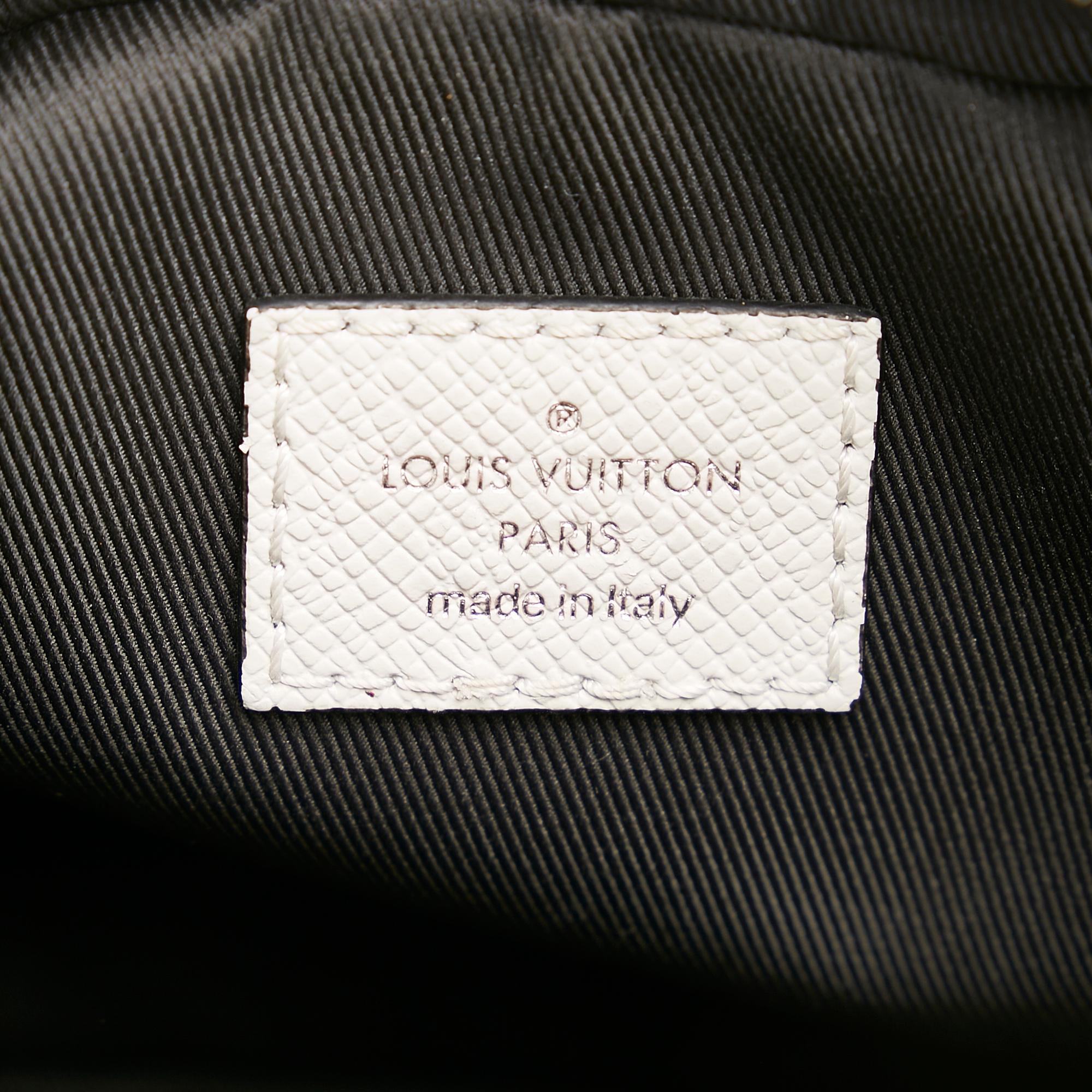 Louis Vuitton Monogram Taigarama Outdoor Bumbag (SHG-XAPPS1)