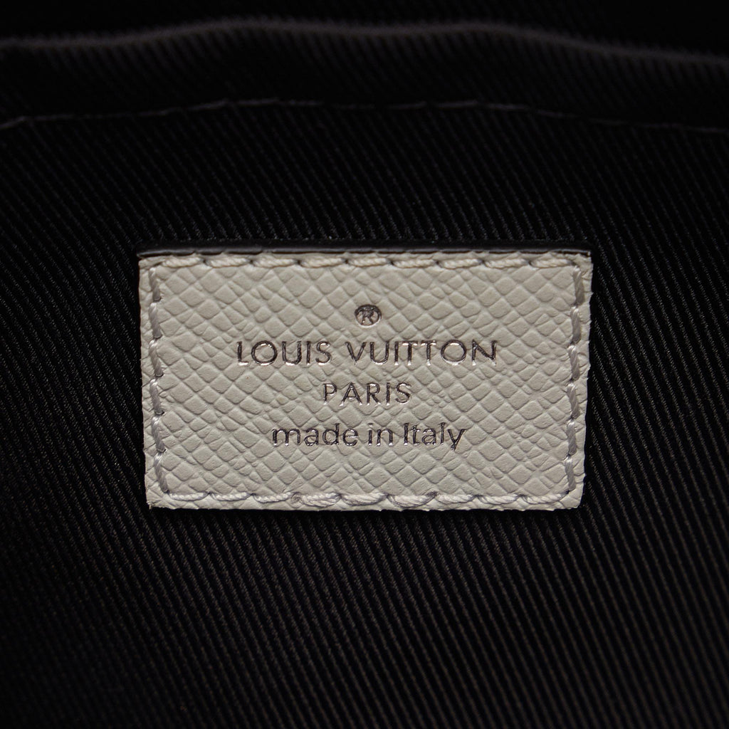 Louis Vuitton Monogram Taigarama Outdoor Messenger (SHG-K2WMt5)