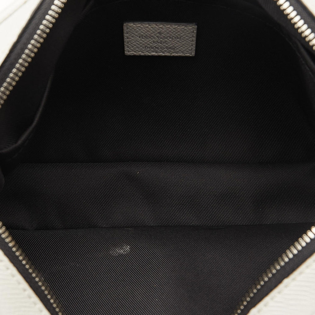 Louis Vuitton Monogram Taigarama Outdoor Messenger (SHG-8dQayX)