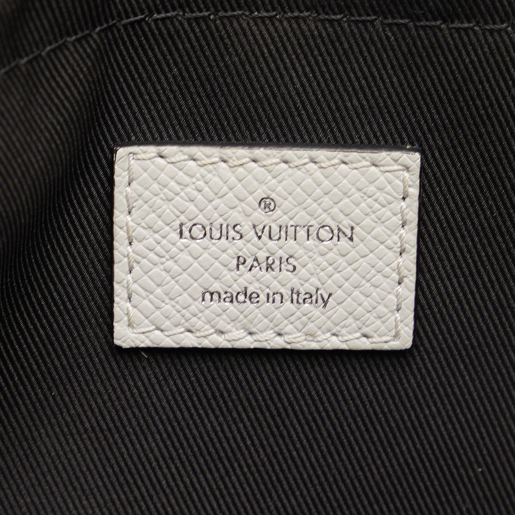 Louis Vuitton Monogram Taigarama Outdoor Messenger (SHG-8dQayX)
