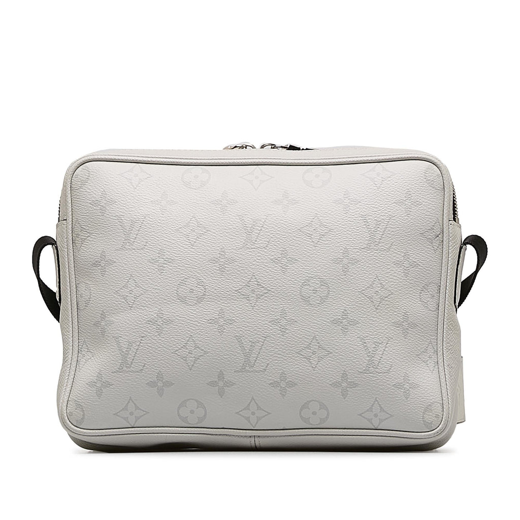 Louis Vuitton Monogram Taigarama Outdoor Messenger (SHG-pAvXZ9)