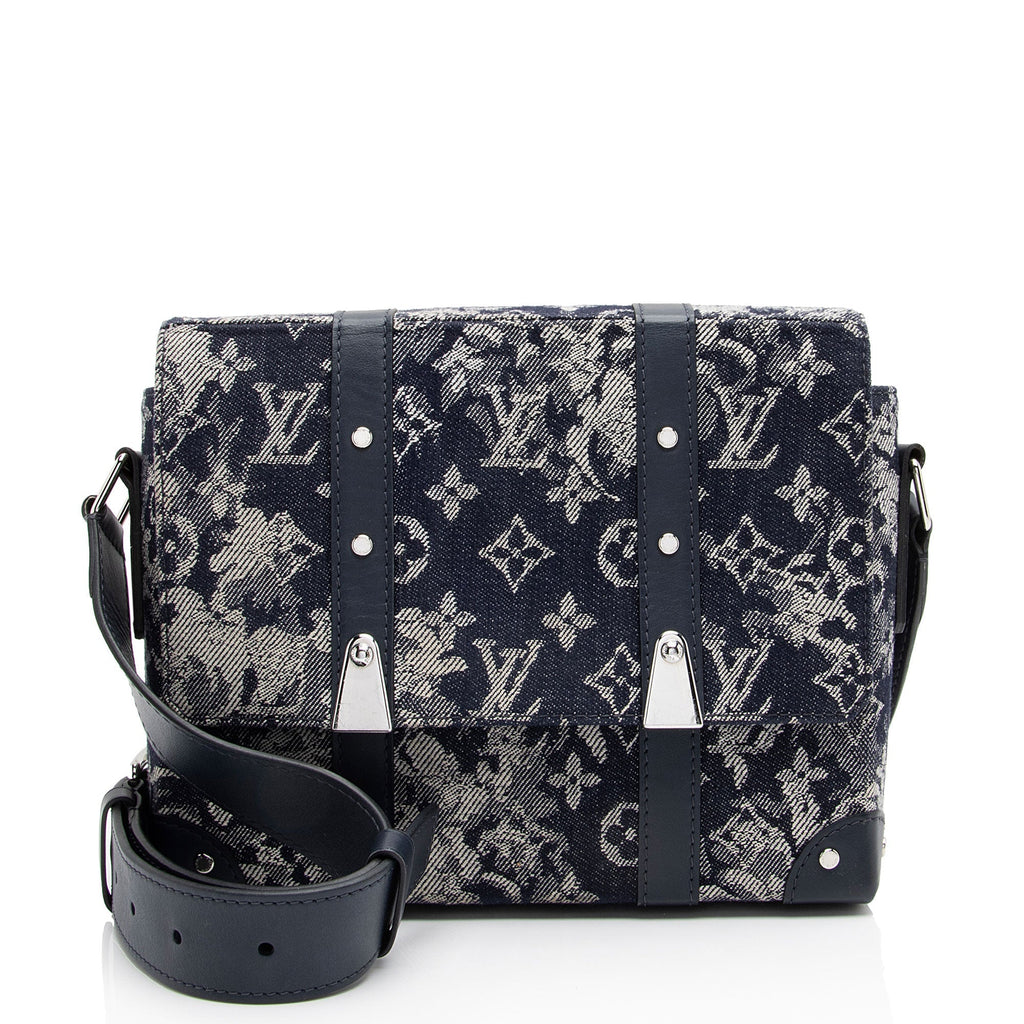 Louis Vuitton Monogram Tapestry Canvas Trunk Messenger (SHF-HsMpfK)