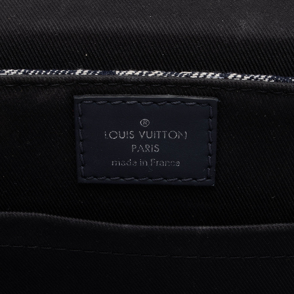 Louis Vuitton Monogram Tapestry Canvas Trunk Messenger (SHF-HsMpfK)